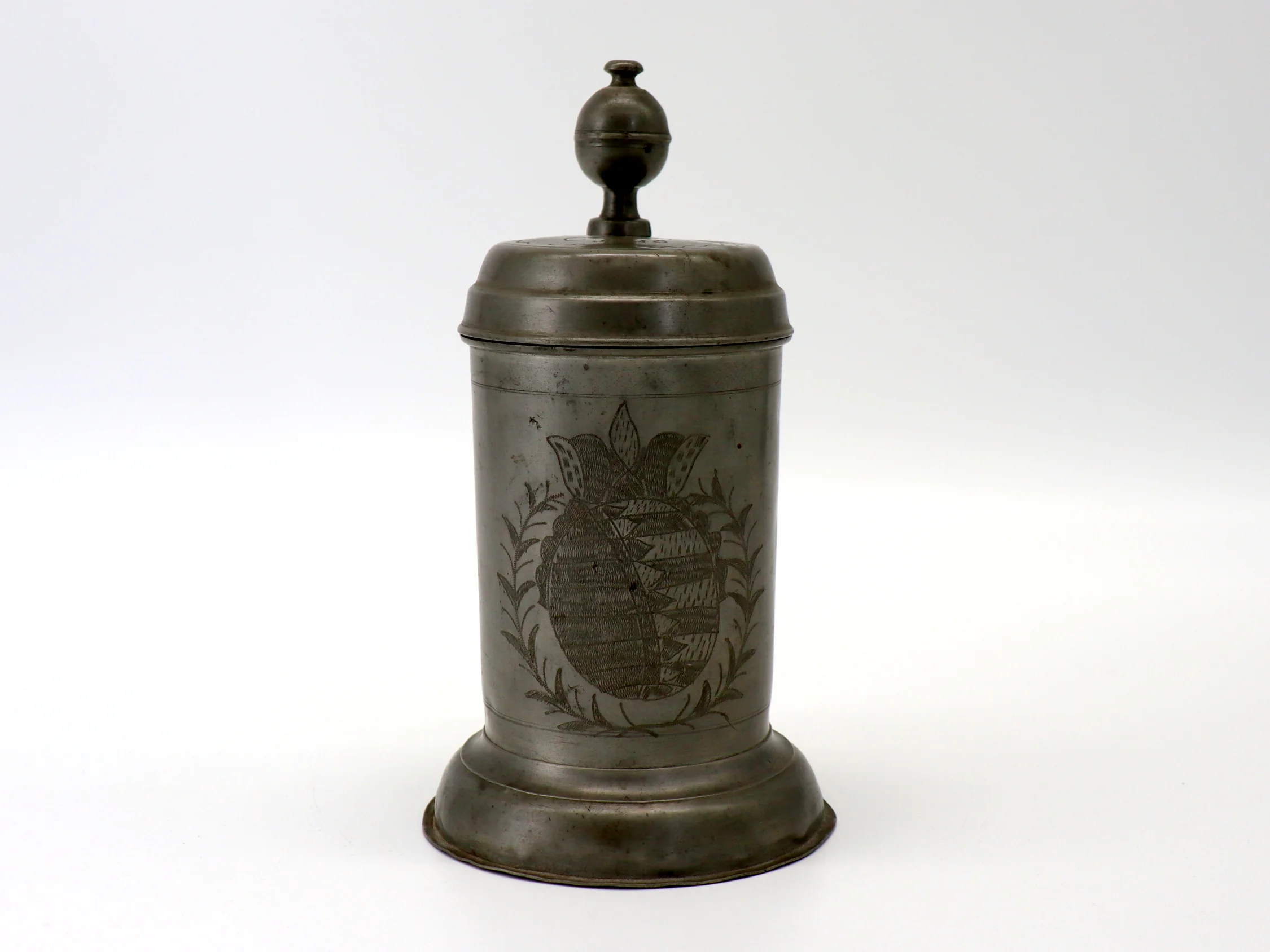 Zinnkrug, datiert 1818 (1).JPG