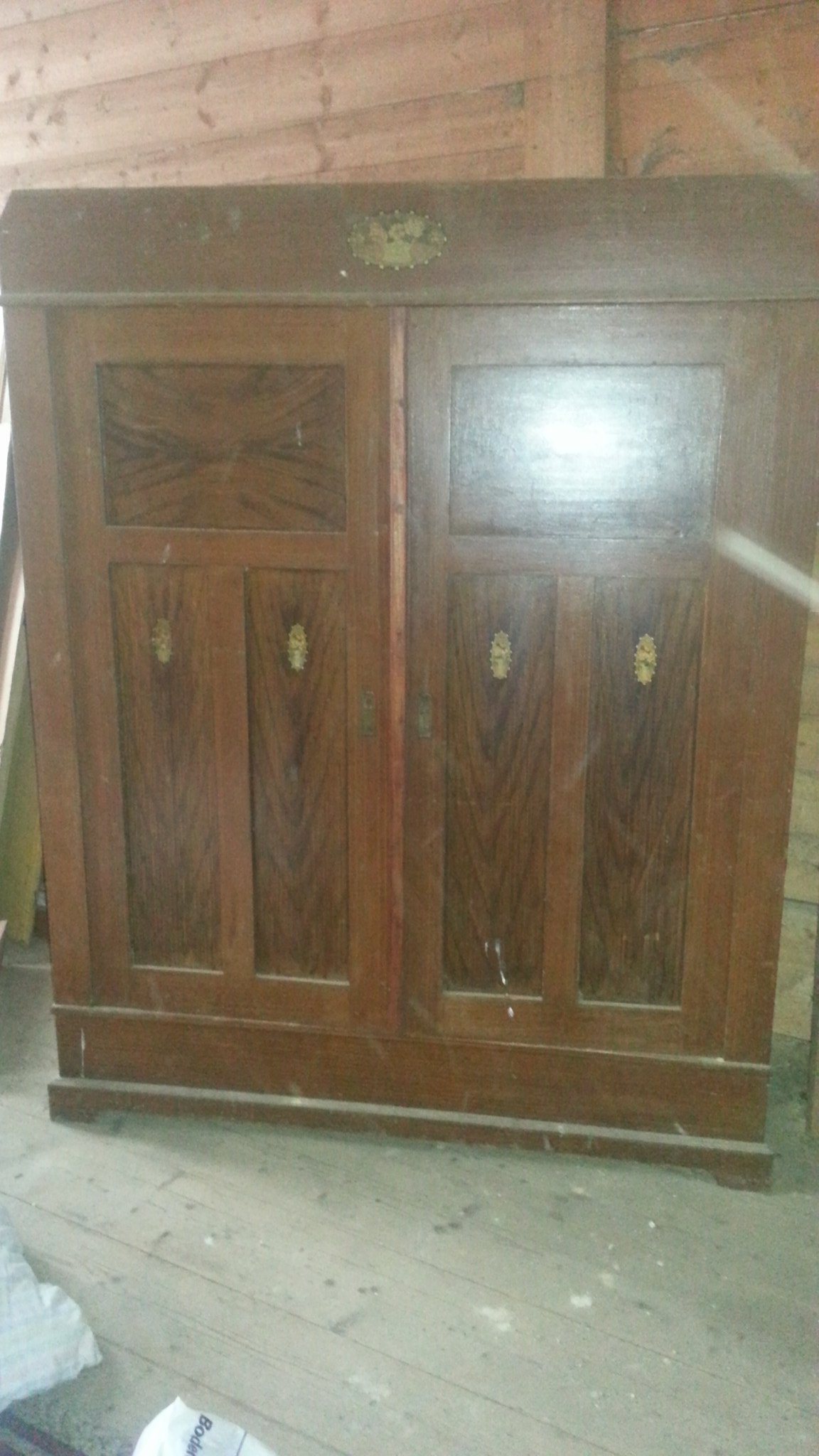 Kleiderschrank1.jpg