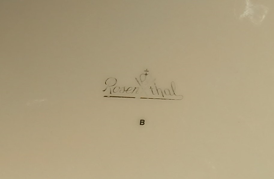 vase oval weiß (3).jpg