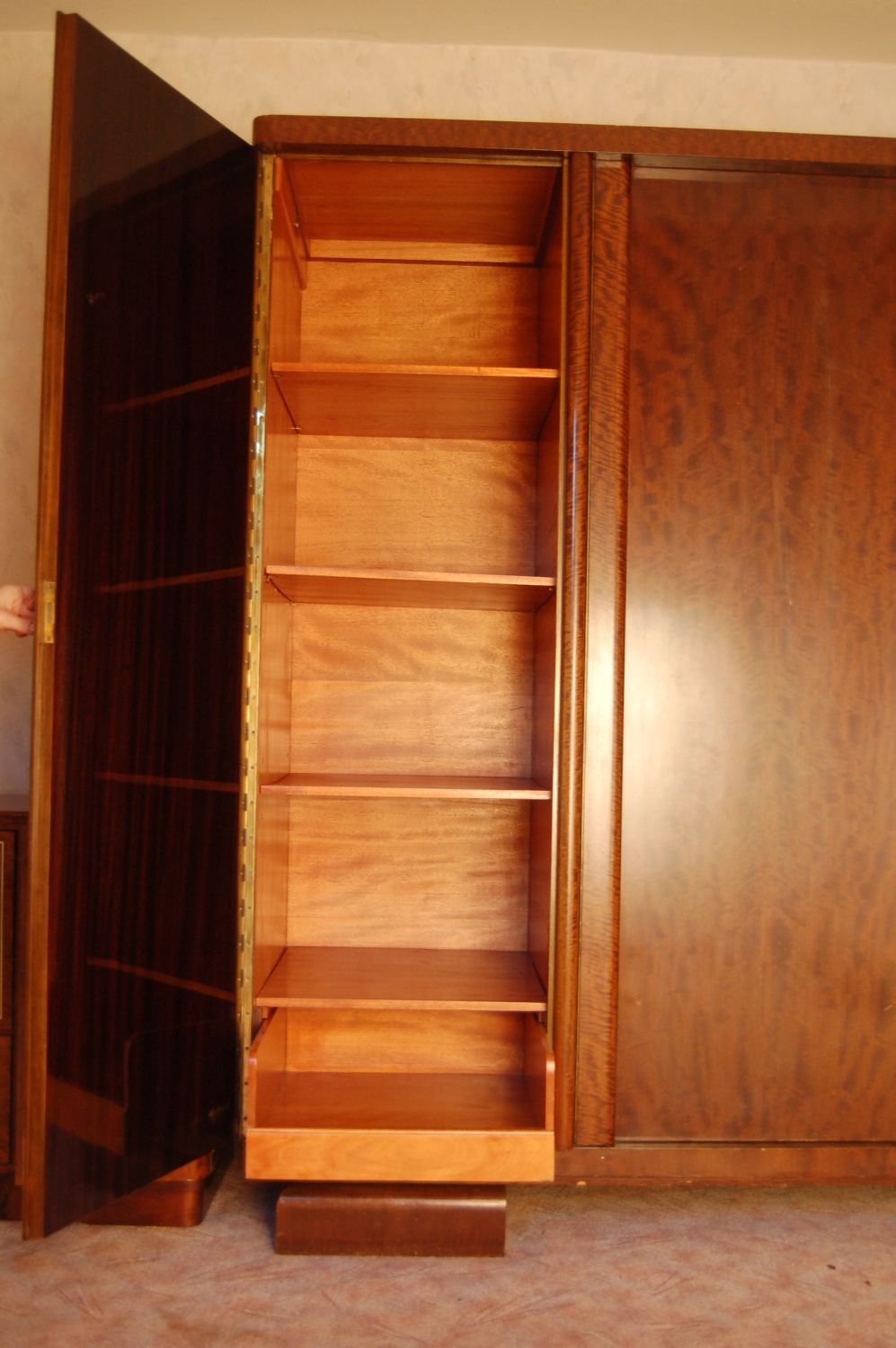 Schrank03.jpg