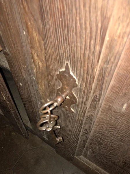 schrank 8.jpg