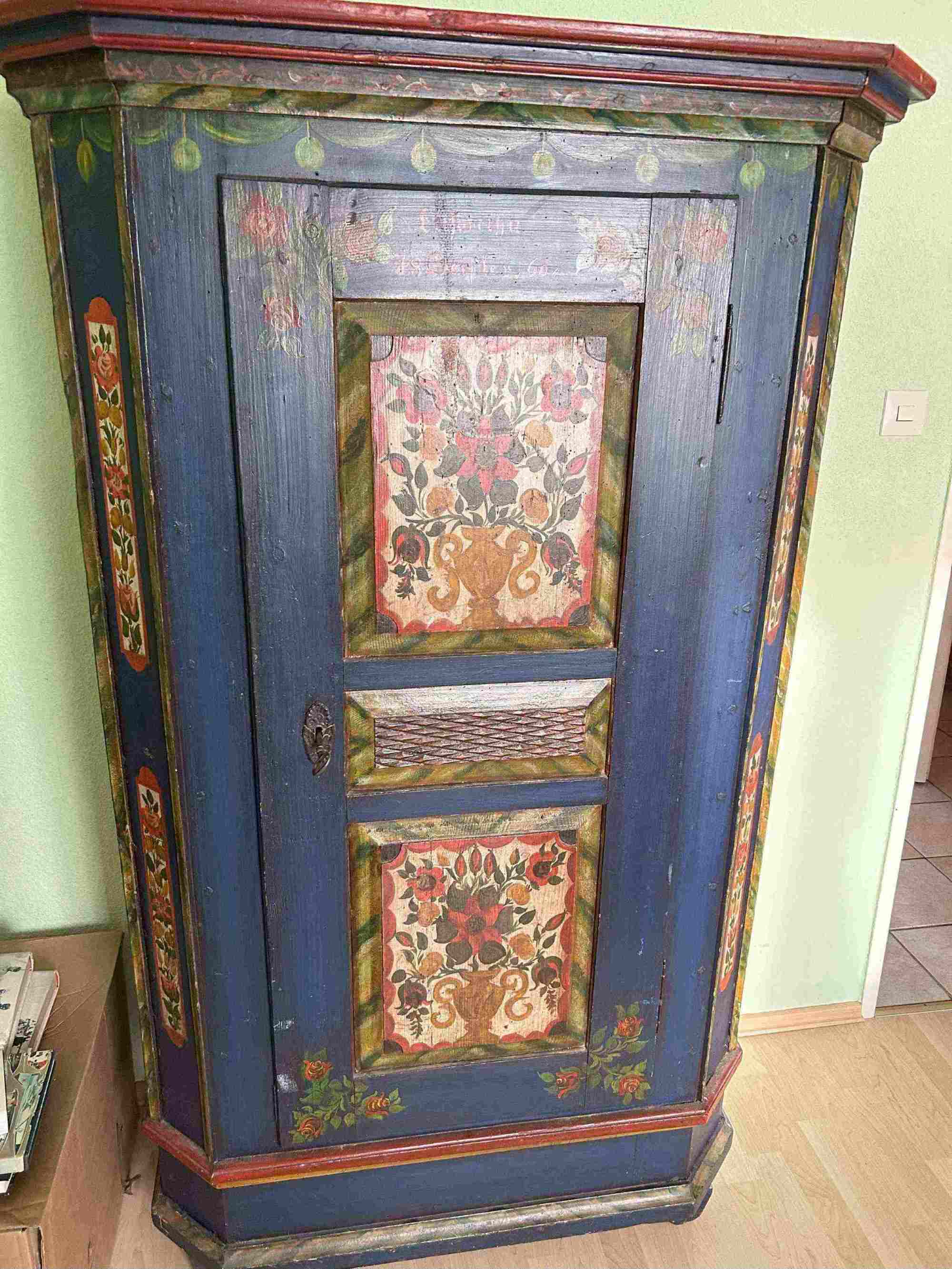Schrank 1.jpg