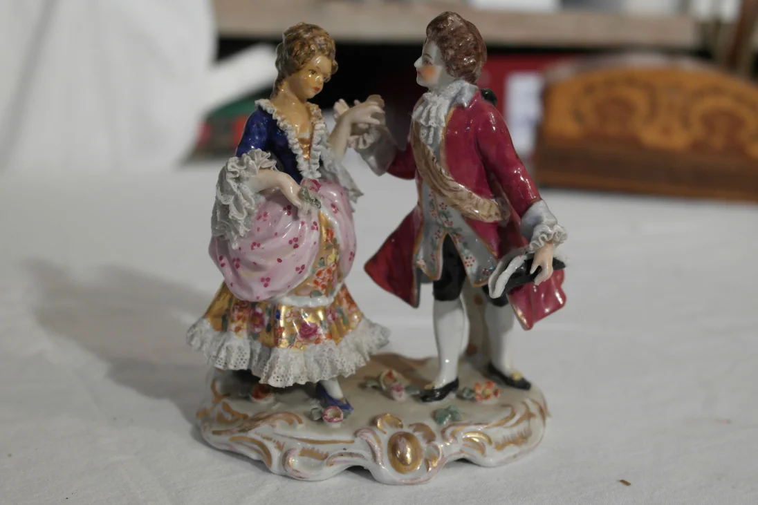 09 - Porzellanfigur (1).jpg