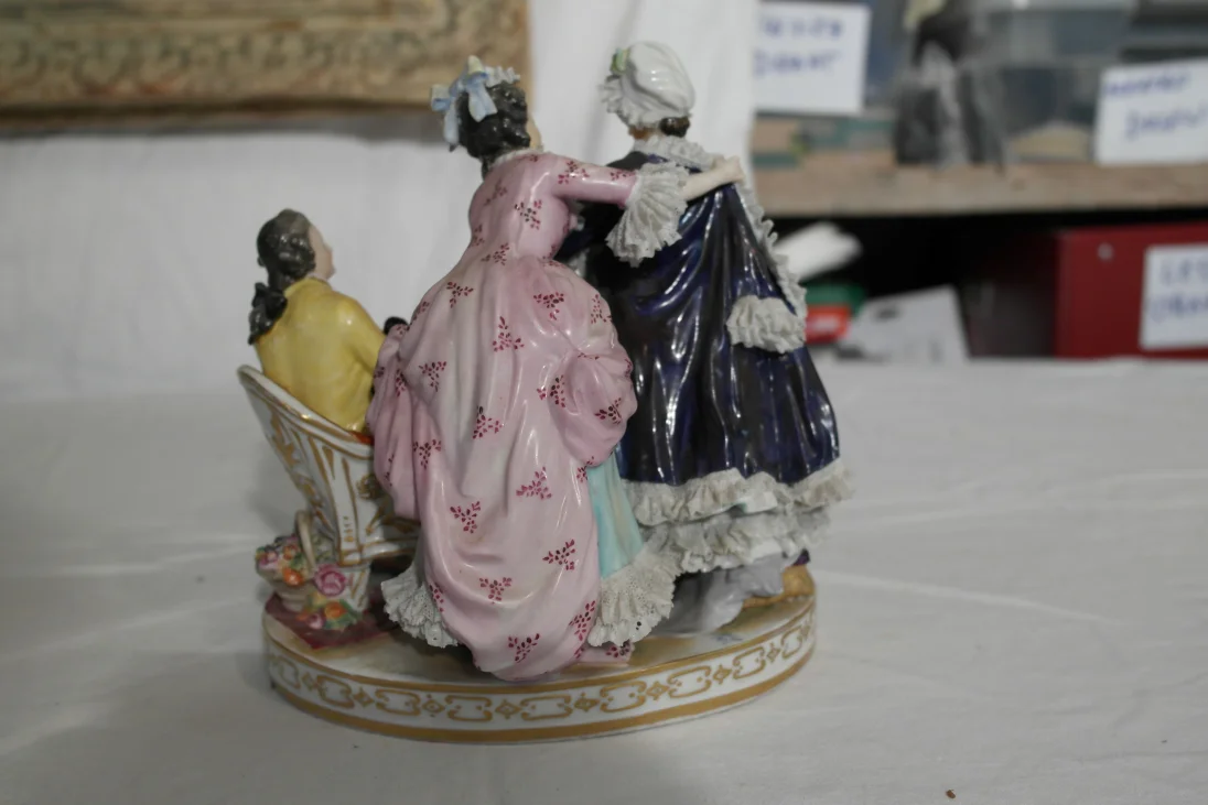 03 - Porzellanfigur (4).jpg