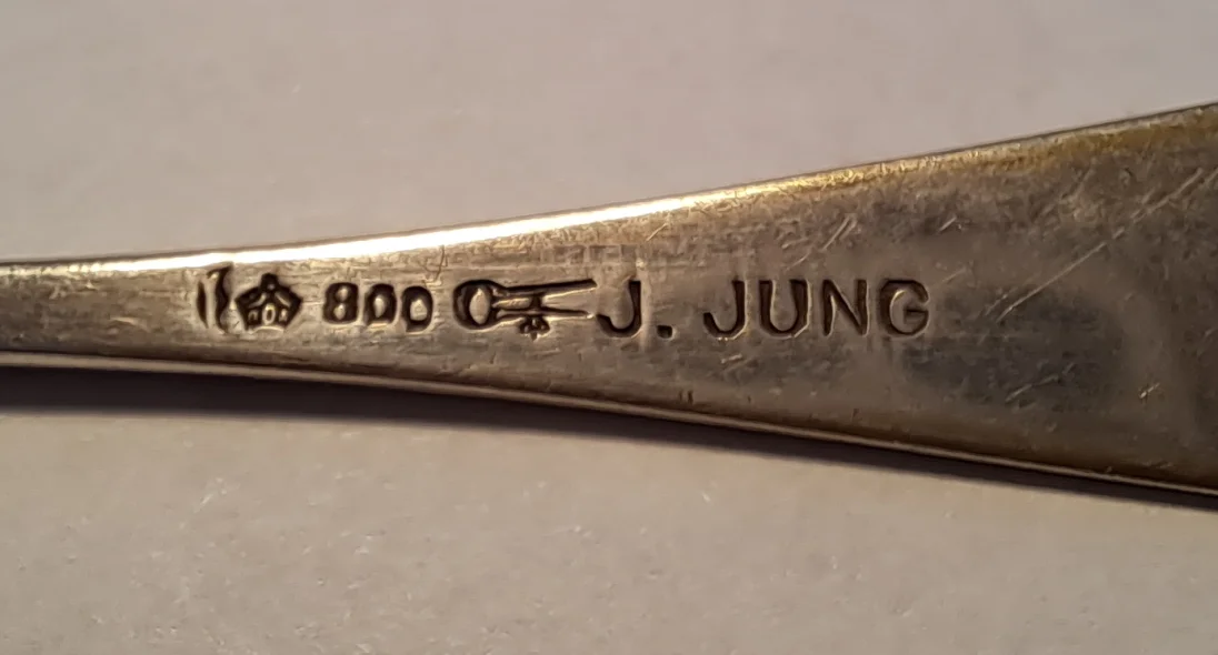8 Oe Punze.jpg