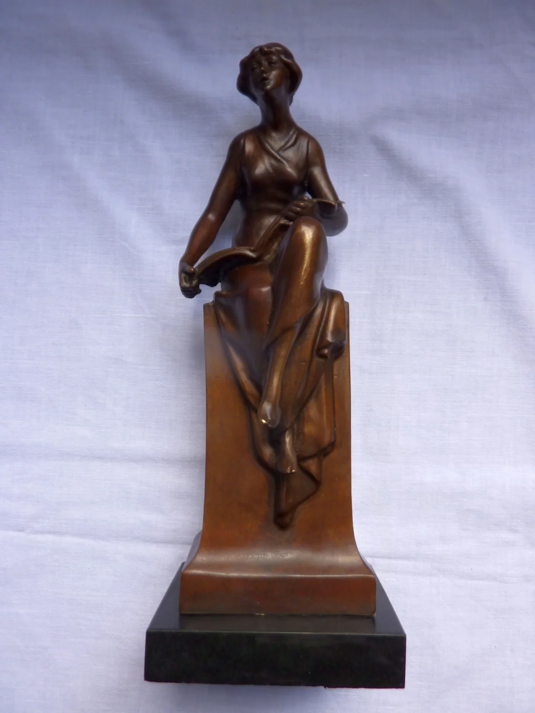 bronze_figur.jpg