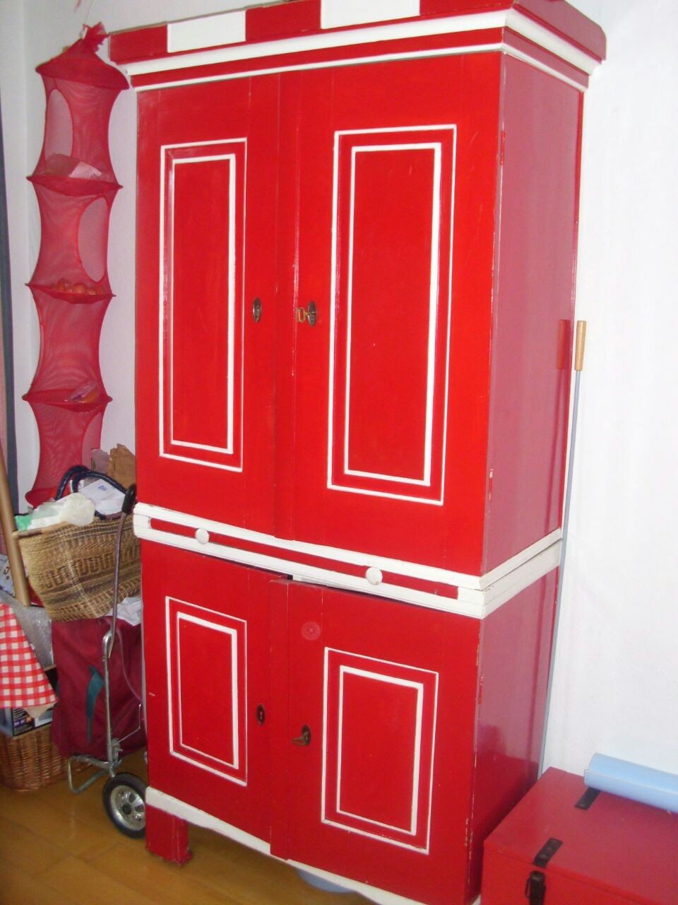 schrank org.jpg