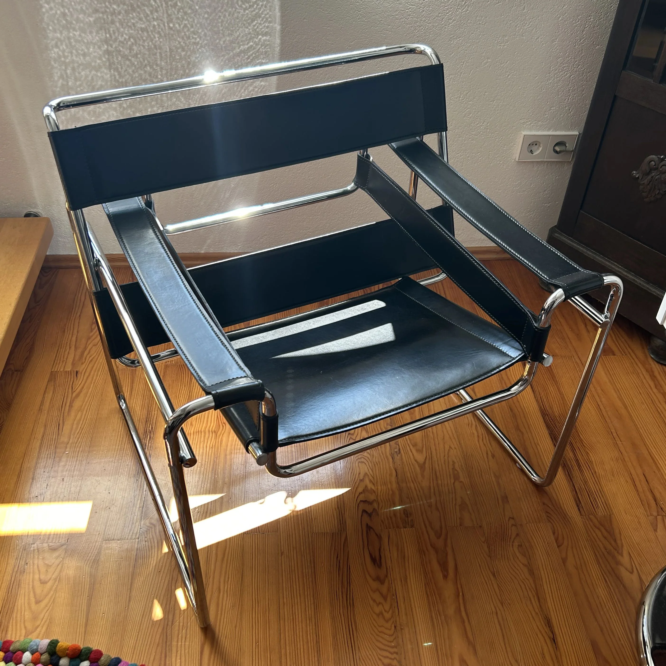 Stuhl_rotated.webp