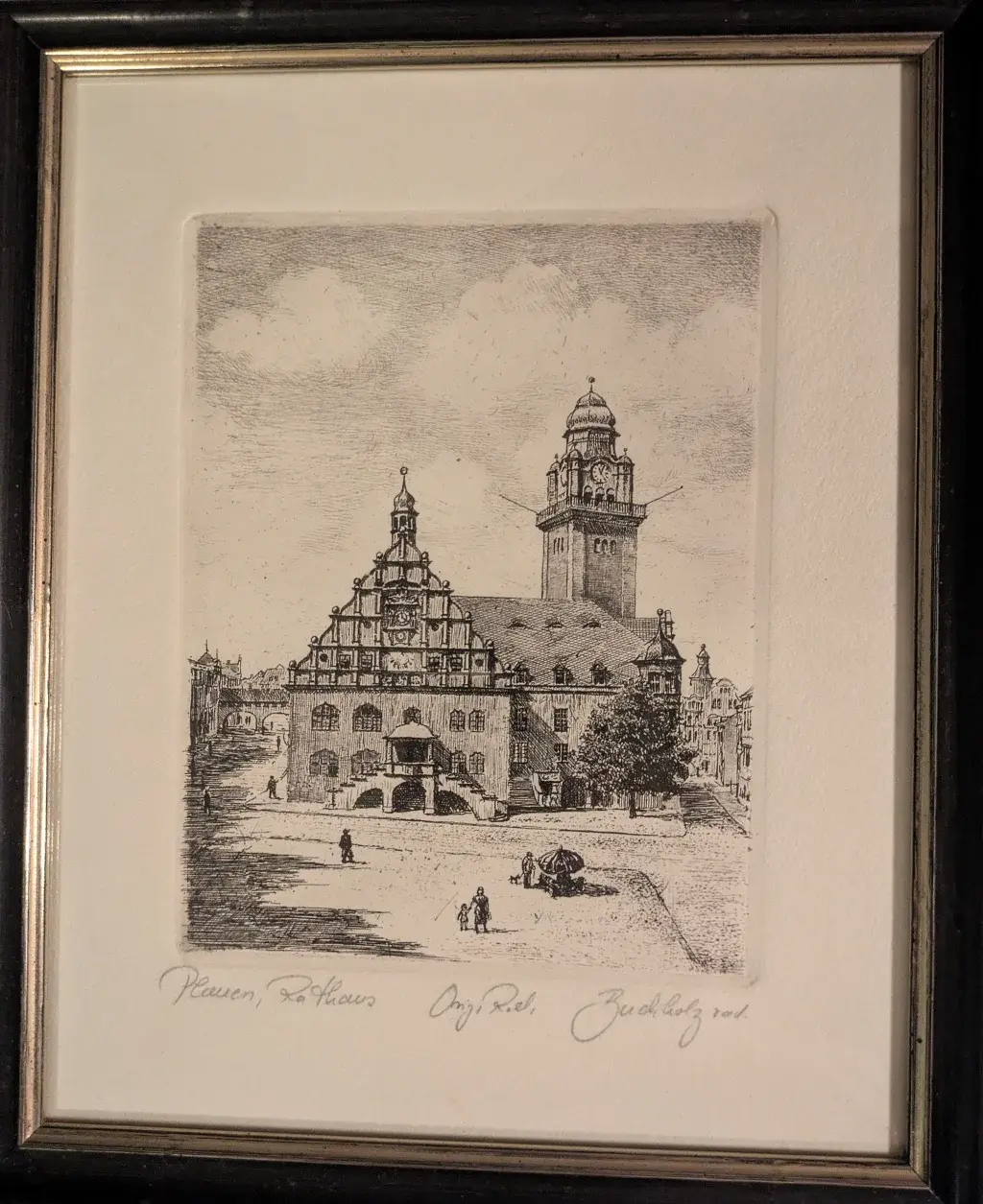 Plauen im Vogtland, Blick zum Rathaus vom Altmarkt aus gesehen. Radierung ca. 10 x 15 cm, neu gerahmt, im eigenen Besitz.