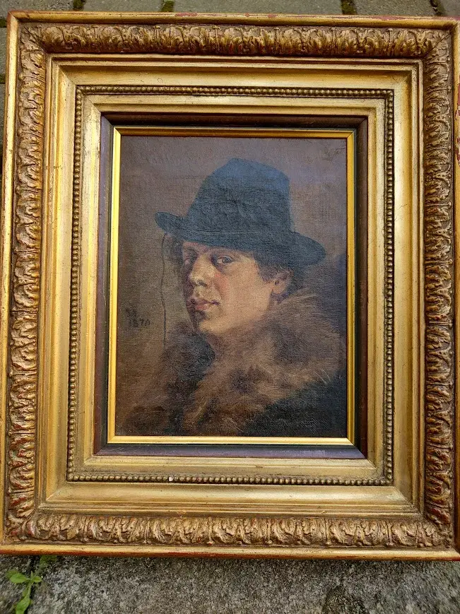 Bild von vorne draußen.webp