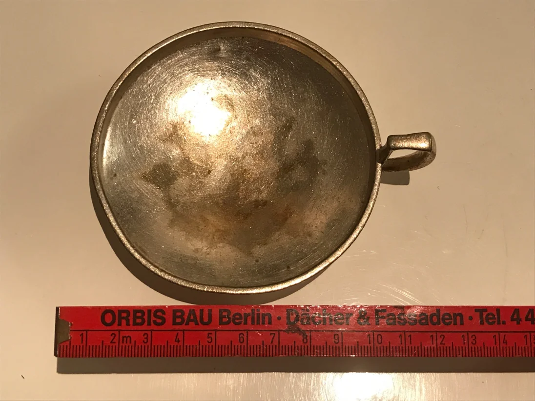 kleine Schale mit Henkel Stempel: WELLNER