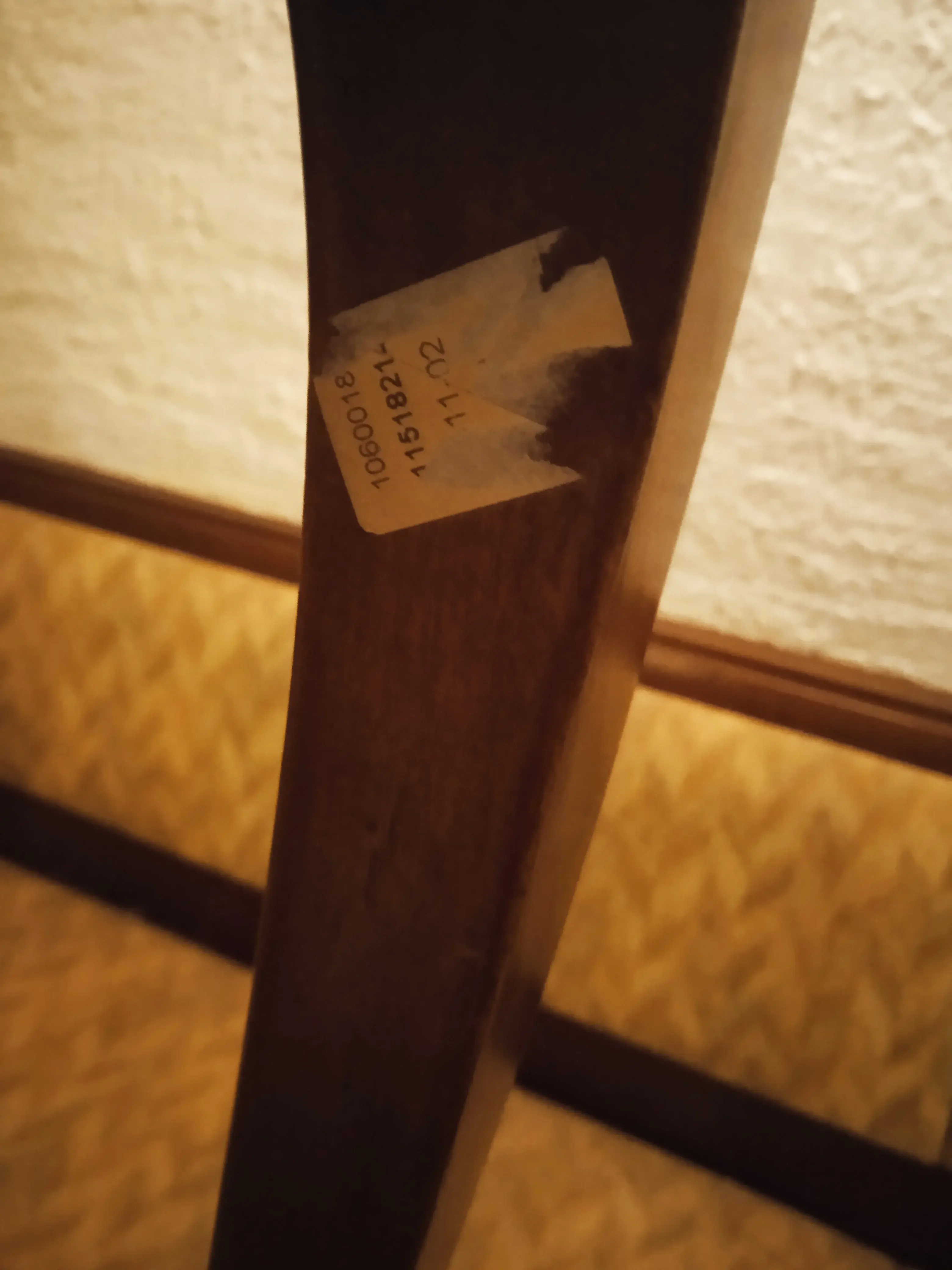 Beistelltisch Aufkleber .webp