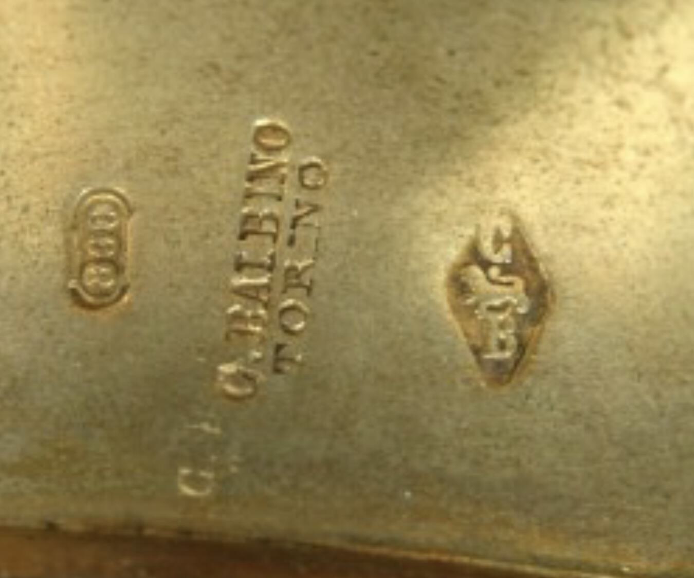 Identische Punze auf einem anderen Stück