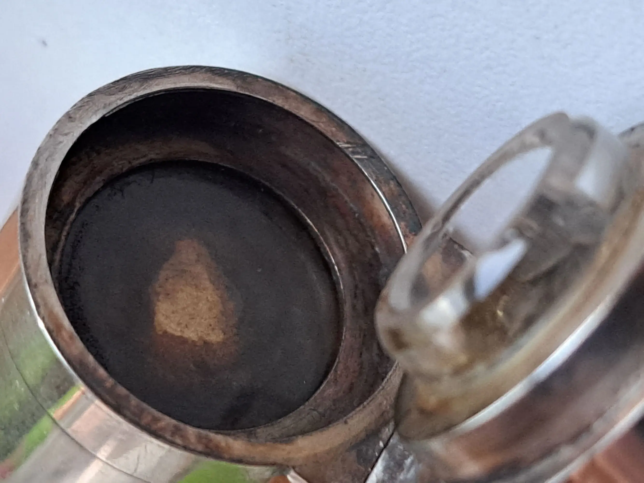 Foto 7 - Glasabdeckung - Plättchen im Deckel.webp