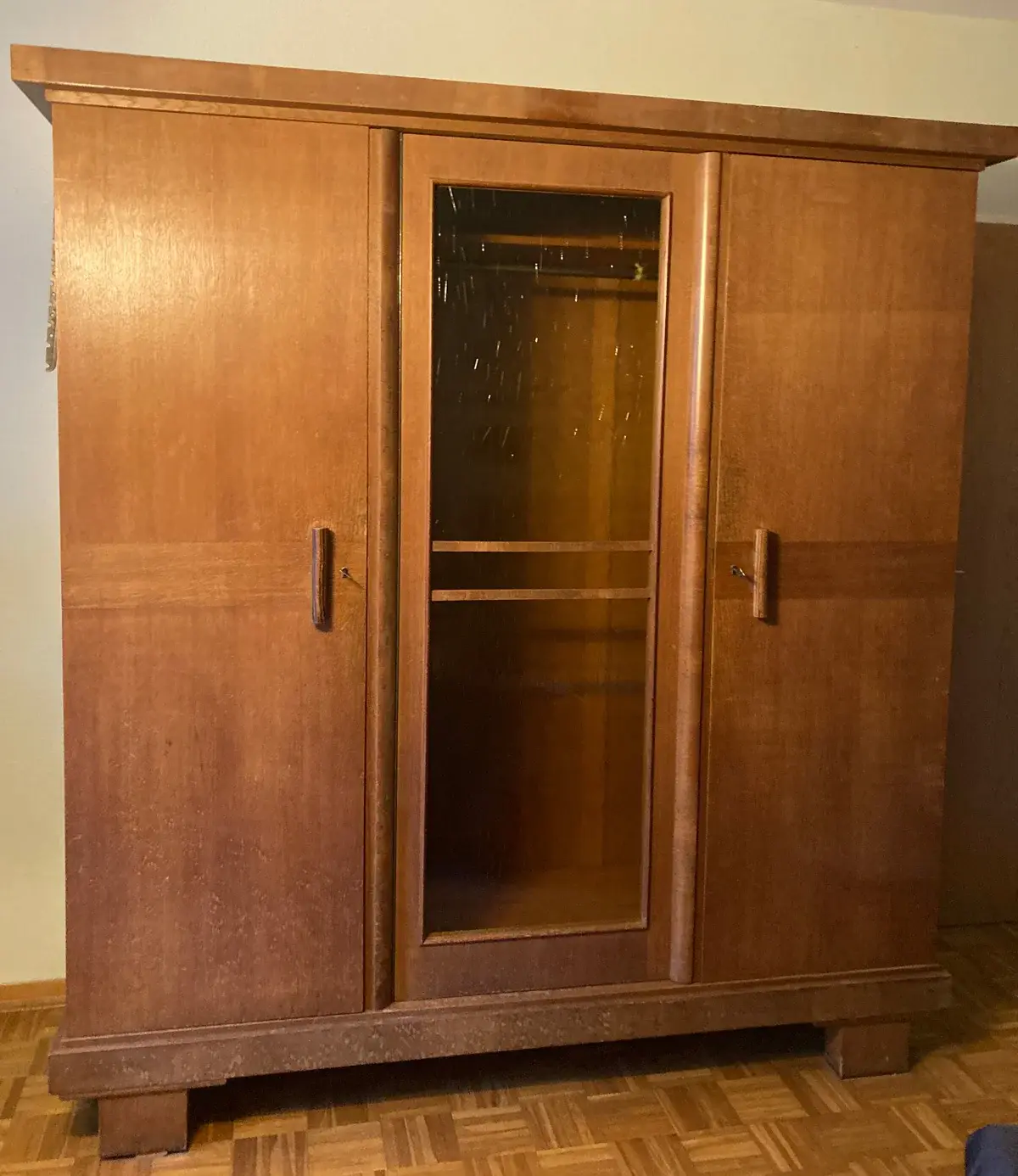 kleiderschrank_1002.webp