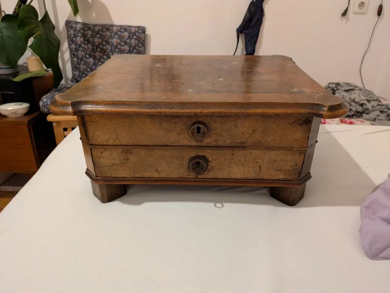 Kästchen von Außen