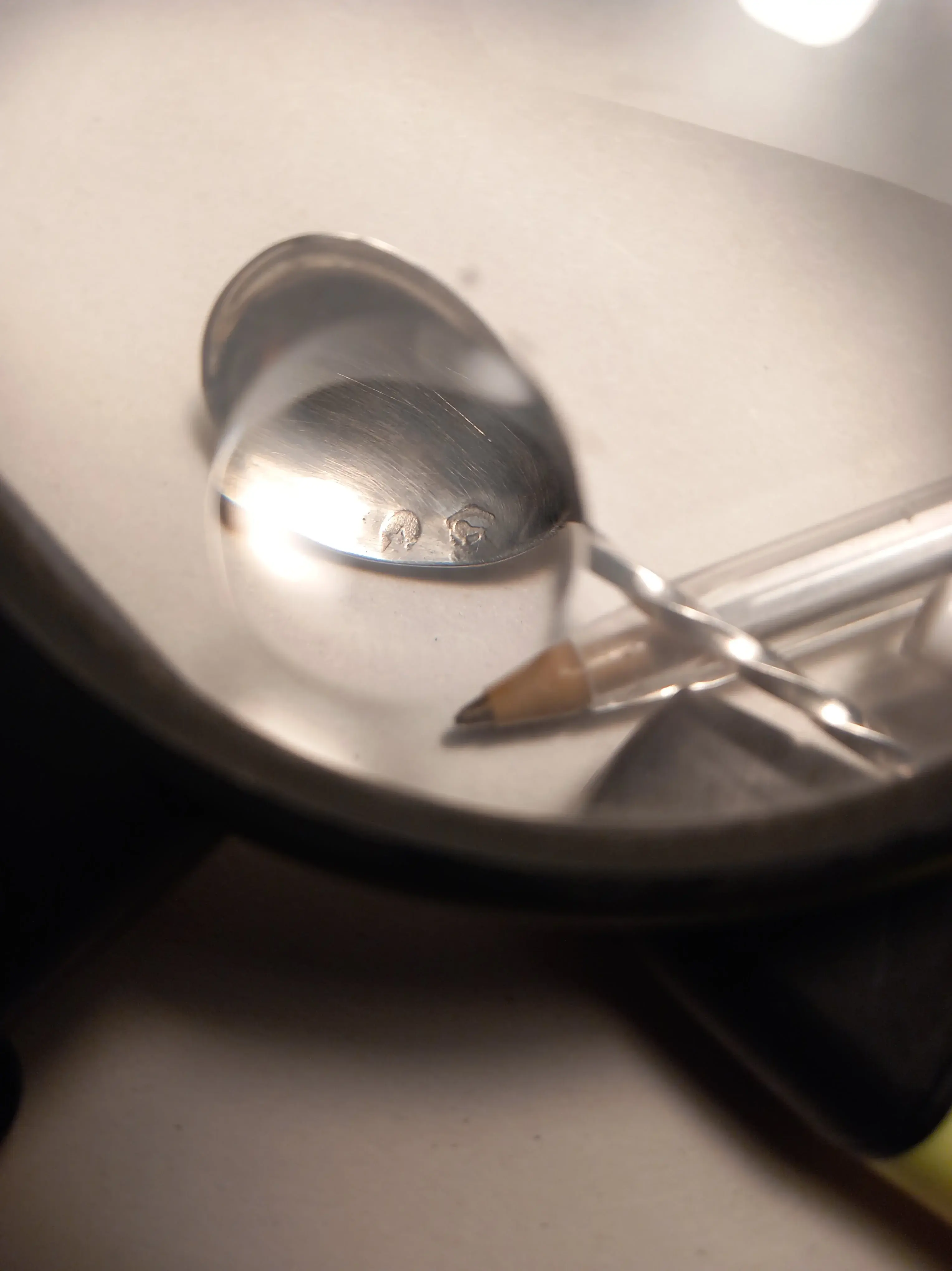 Punze Pentagramm und Punze Löwe