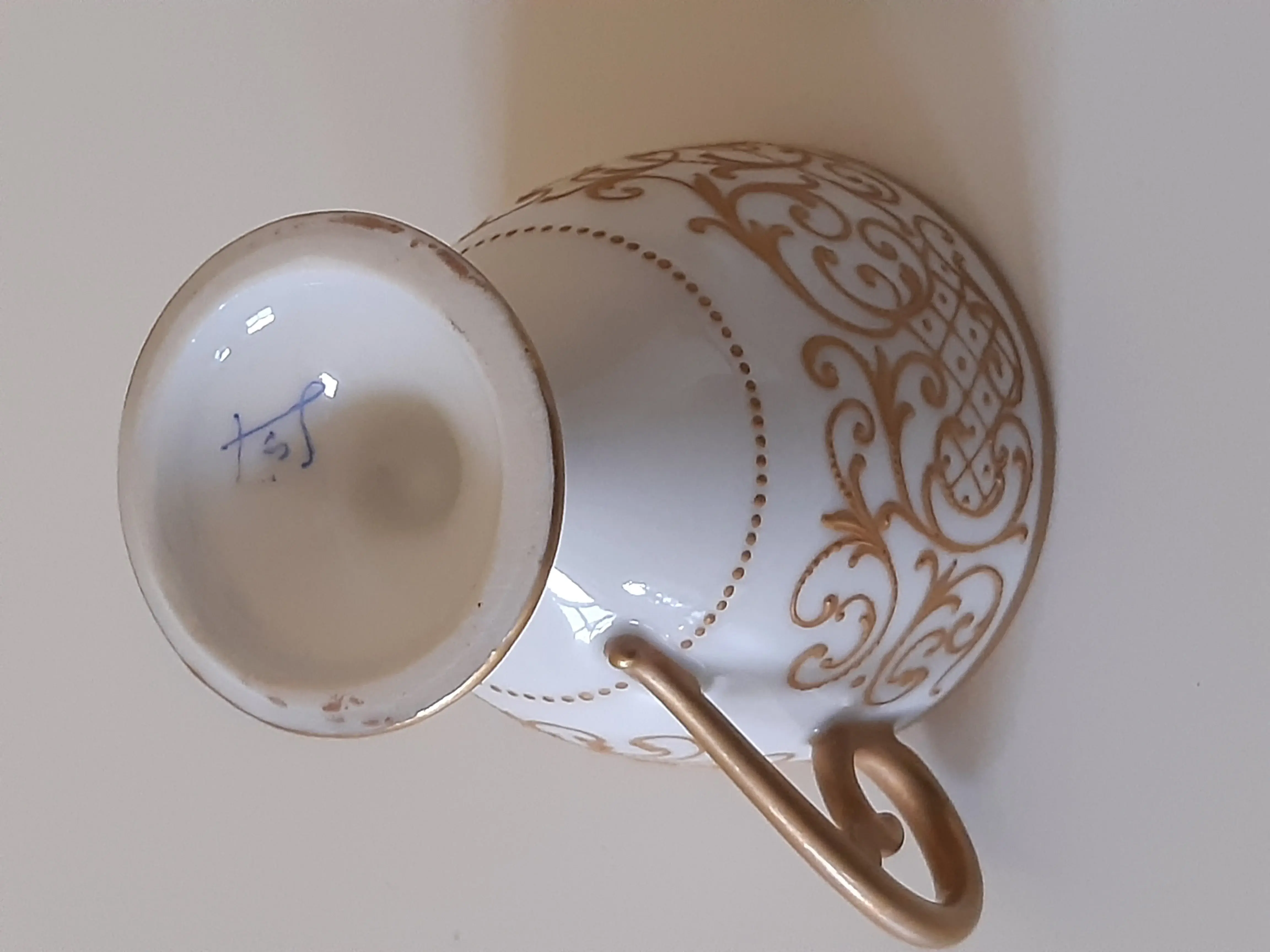 Erbstücke - Geschirr - Mokkatasse, ggf. Sèvres 1771, 05.webp