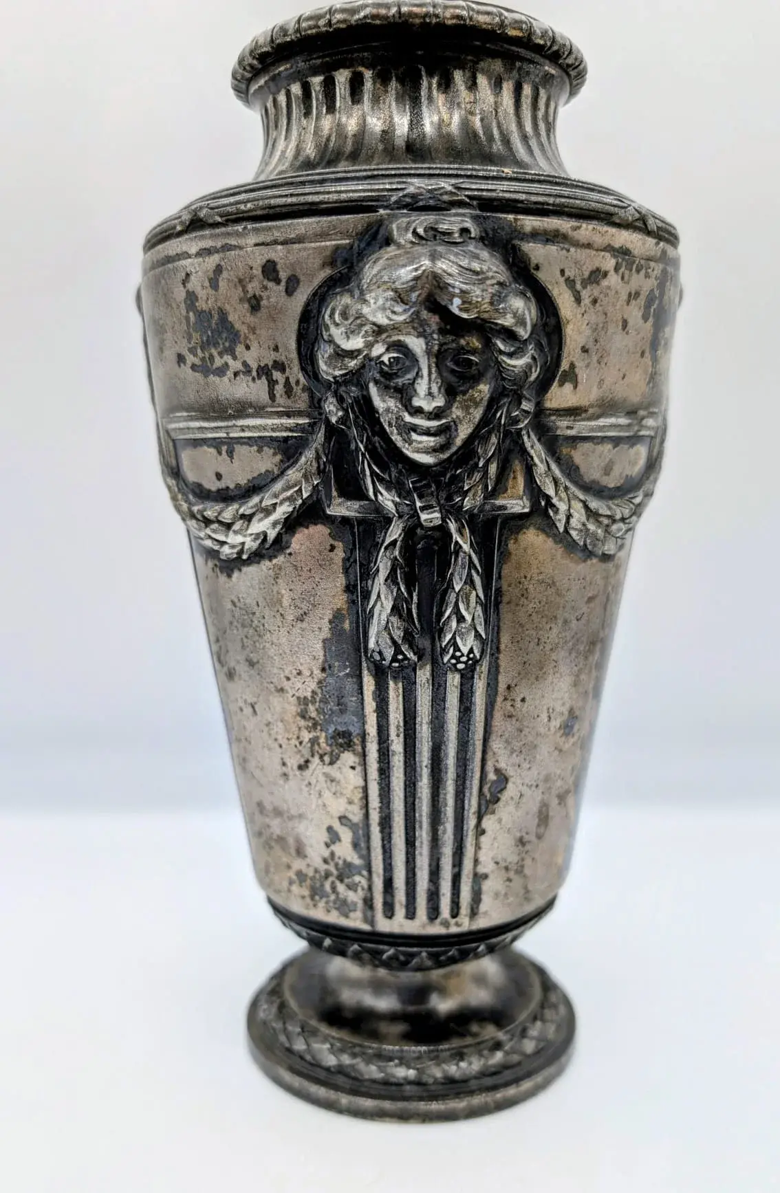 29.10. vase jugendstil 3.webp