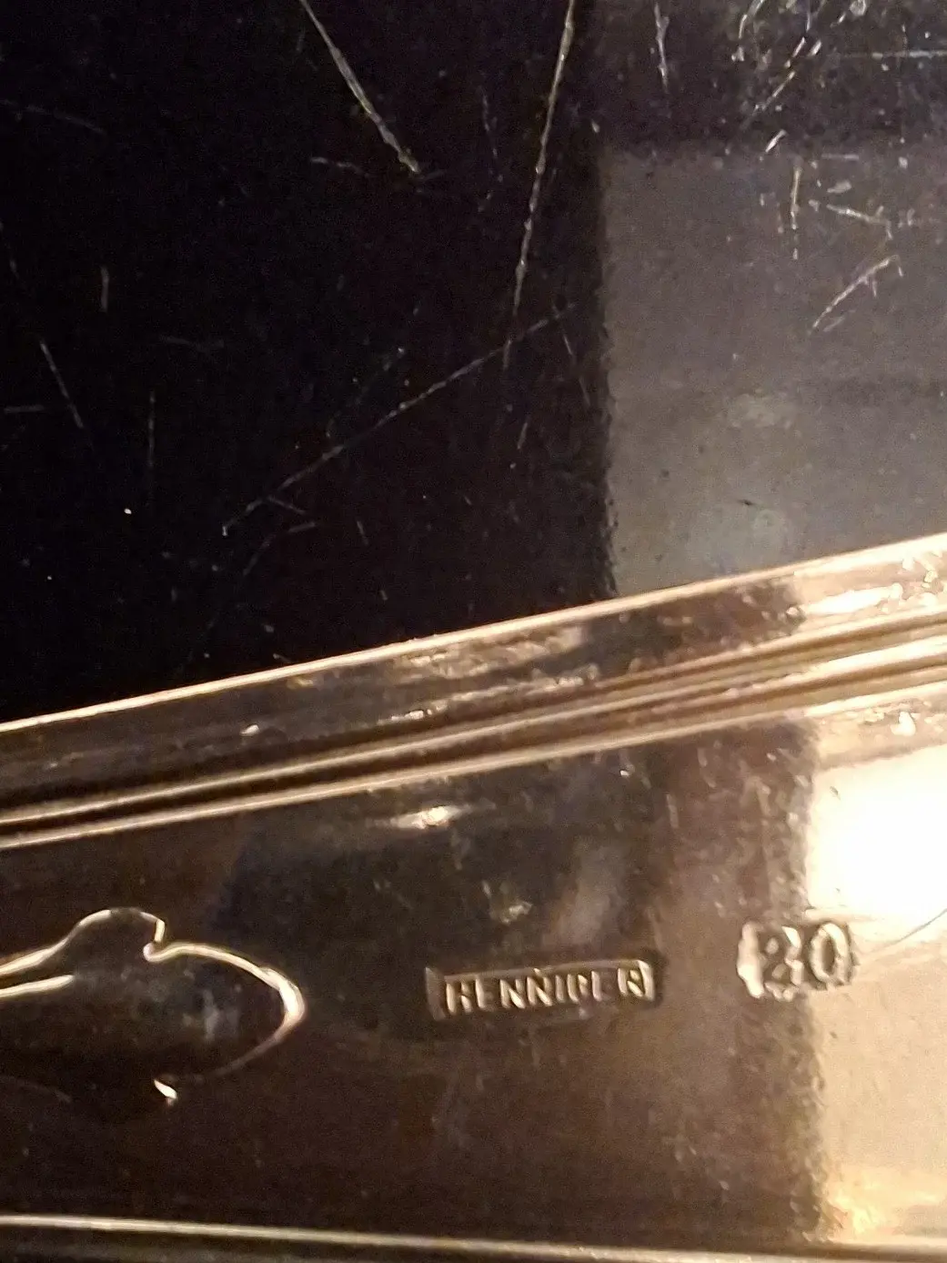 Henniger Fischbesteck Punzierung.webp