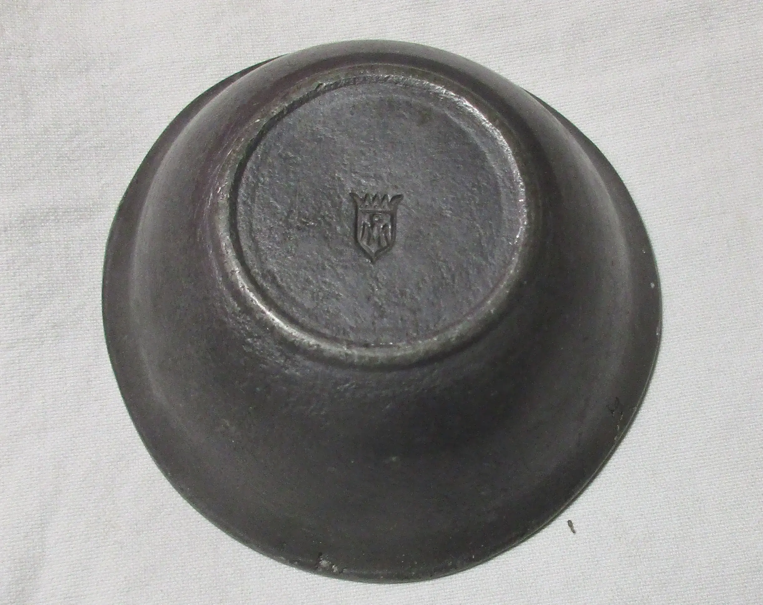 Unterseite mit Marke