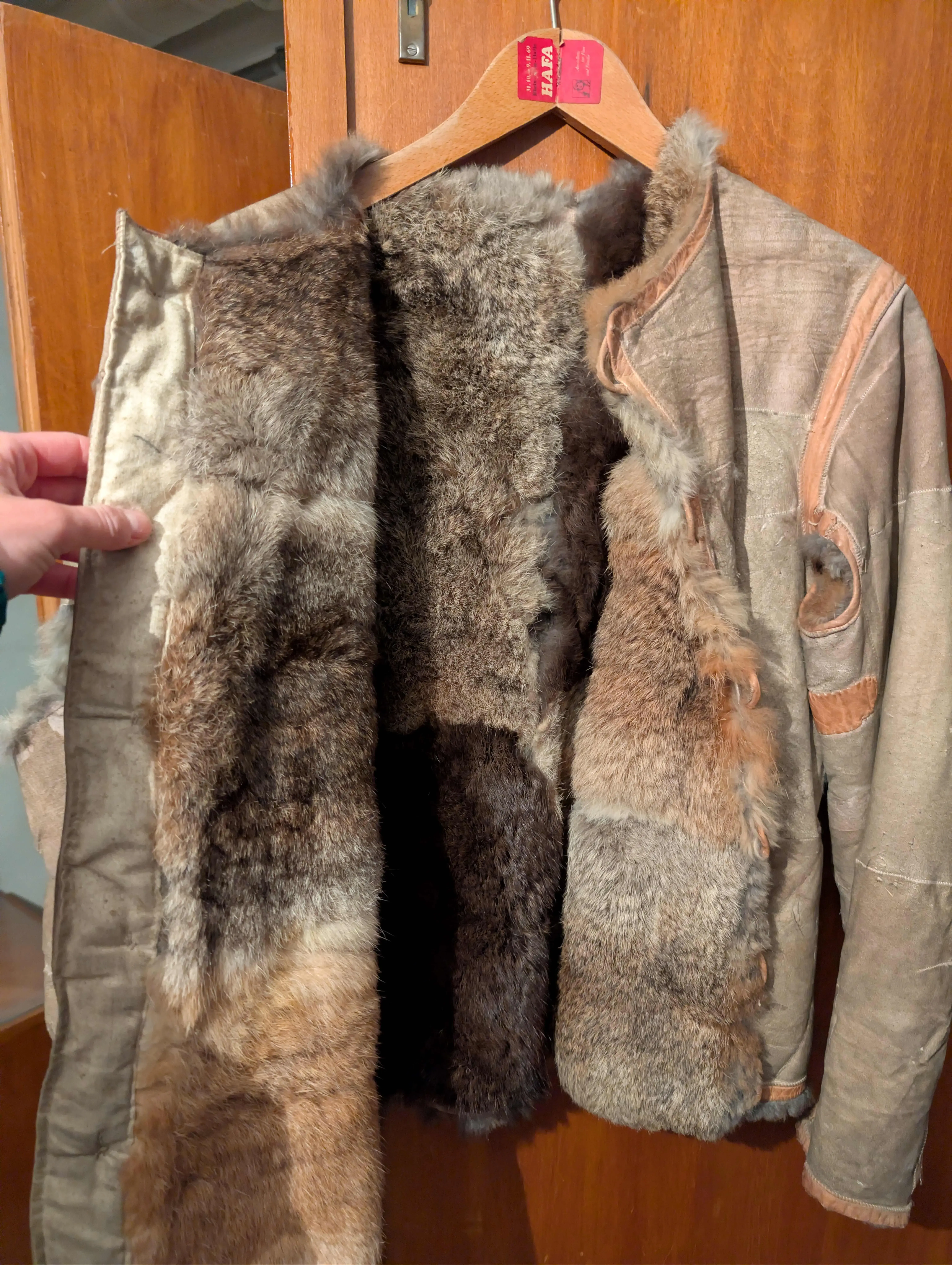 Felljacke von vorn.webp