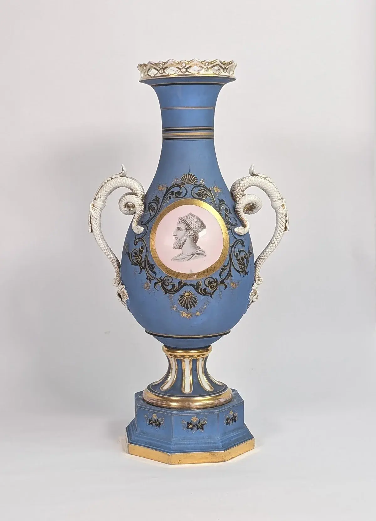 Gesamtansicht der Vase mit Porträt 1