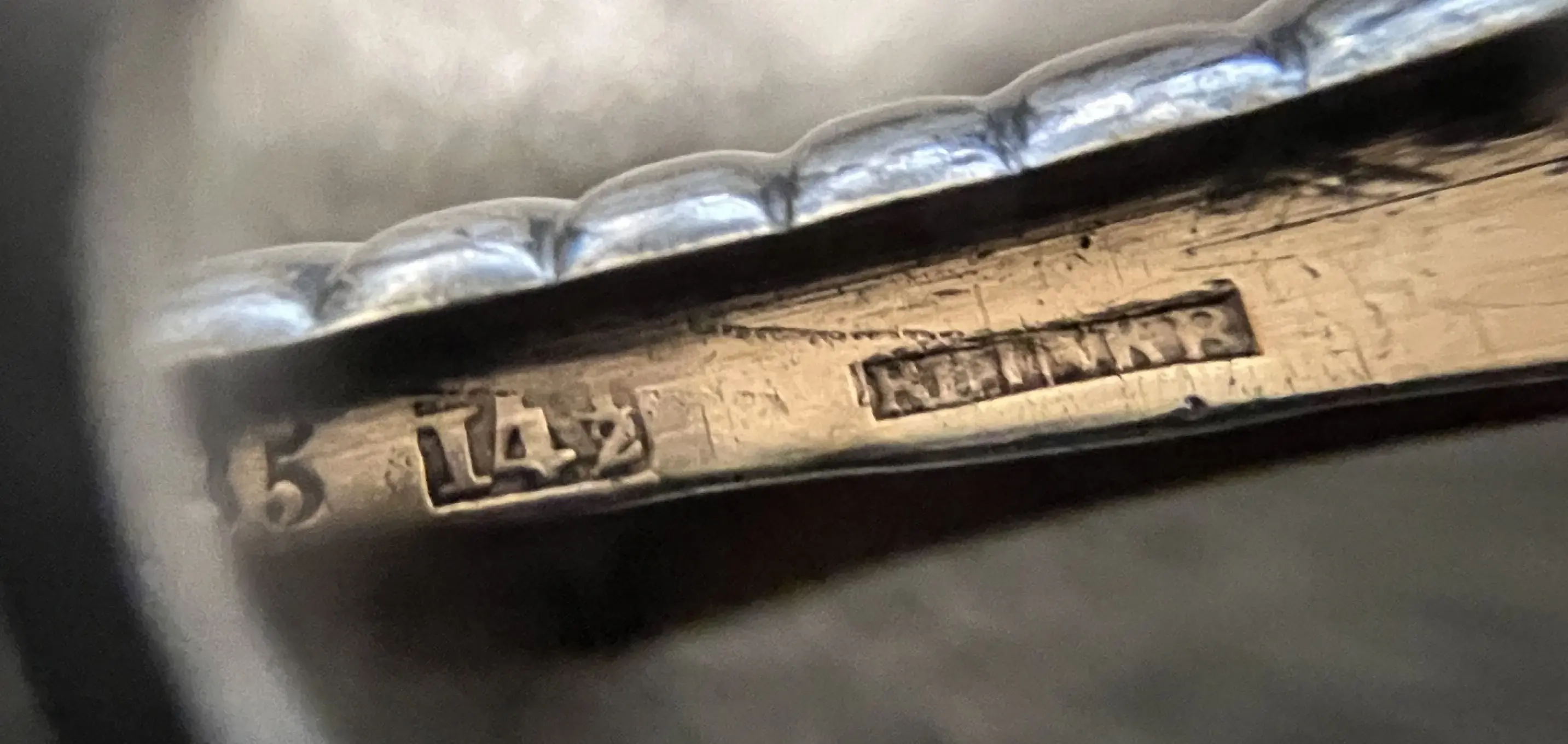 Silberdose 04 Schrift 03.webp