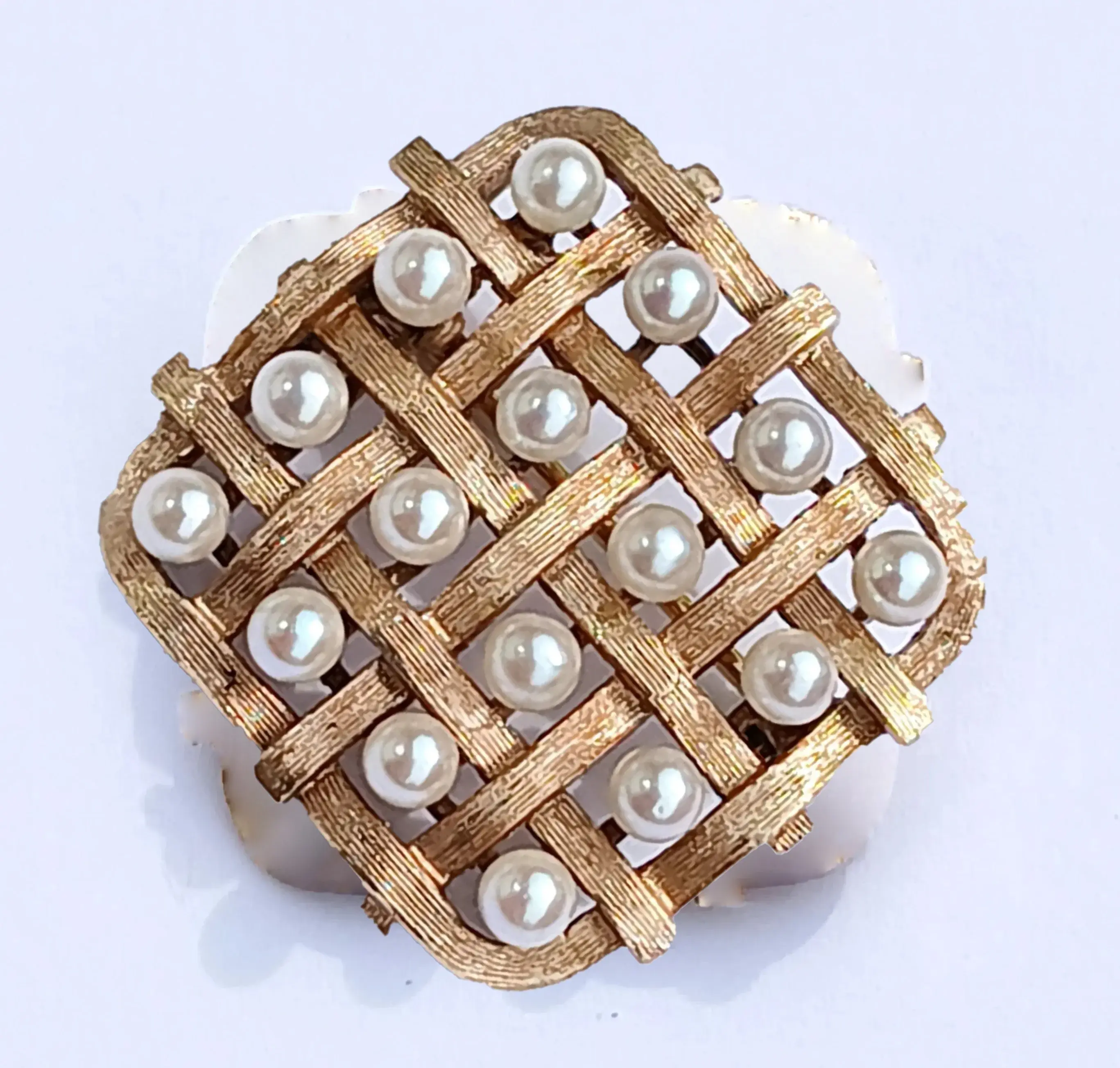 brosche zur kette.webp