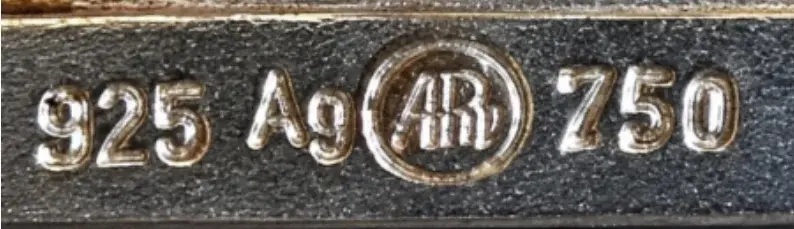 Broschanhänger Punze.webp