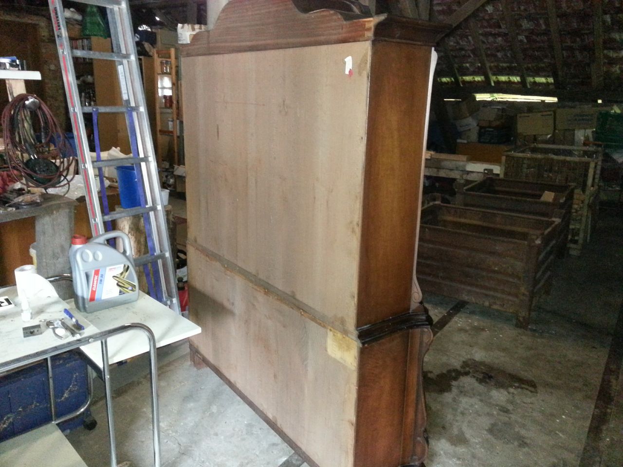 Schrank hinten.jpg