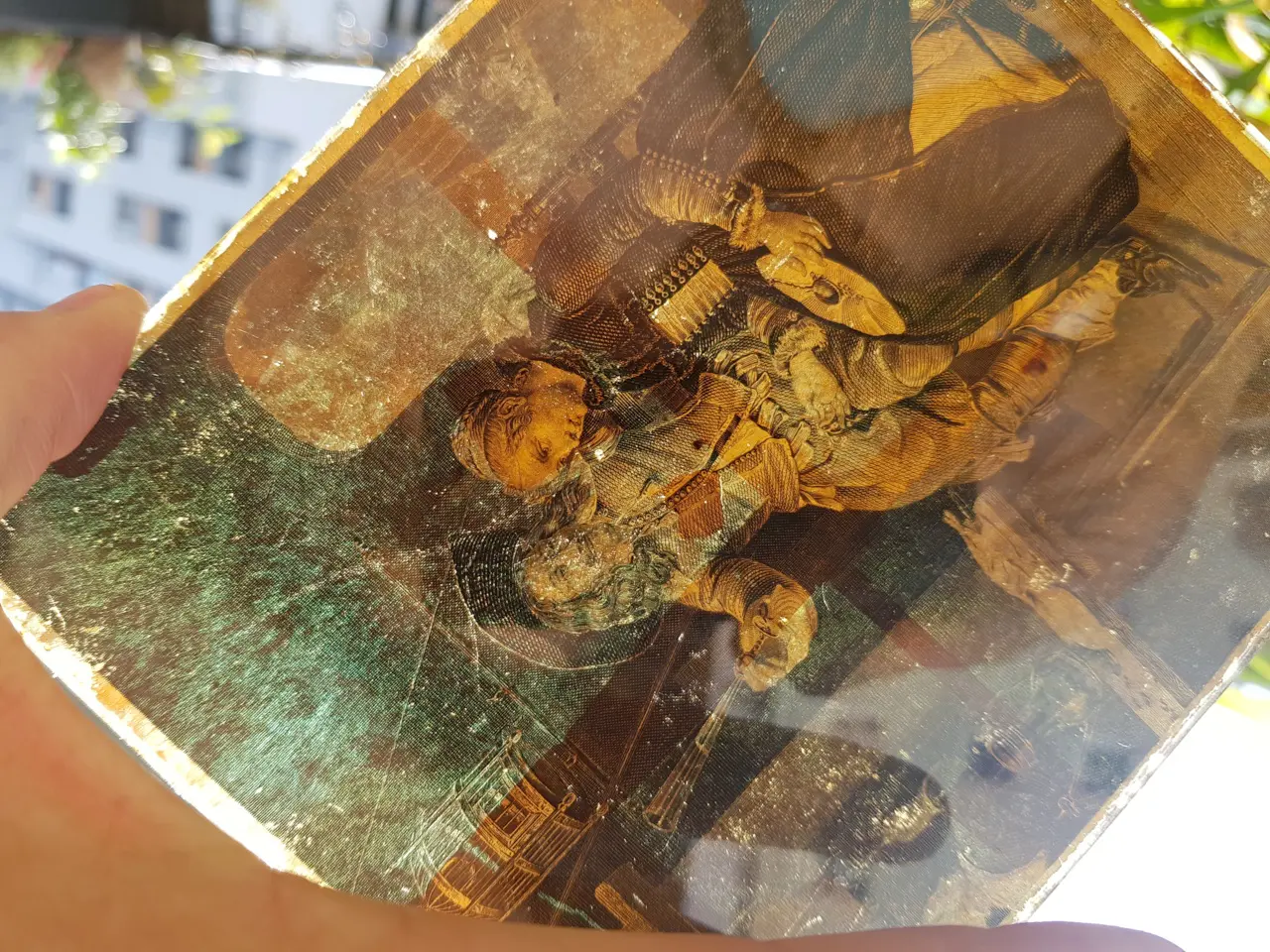 Minimal lichtdurchlässig an bestimmten Stellen