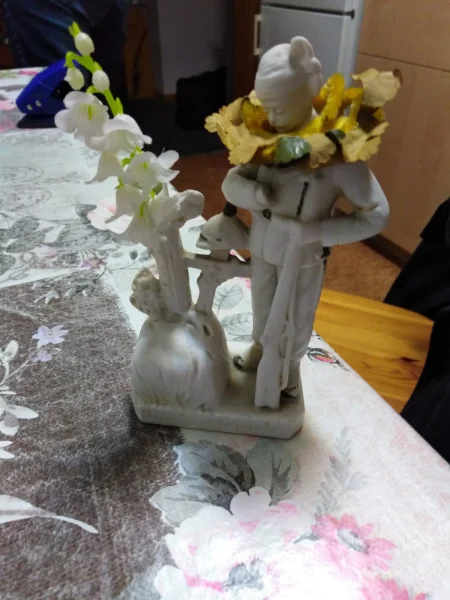 Inschrift: ICH HATTE EINEN KAMERADEN. NUMMER 6692