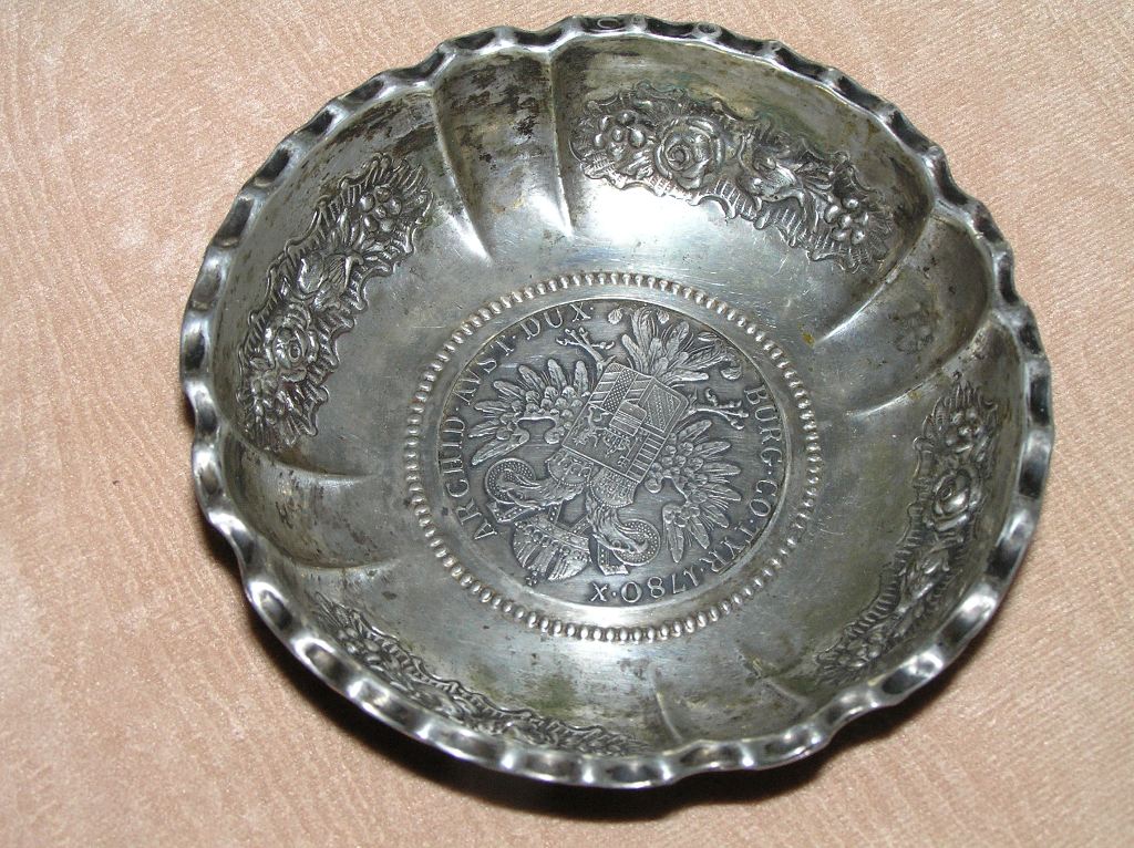 Schälchen Maria-Theresientaler (1).JPG