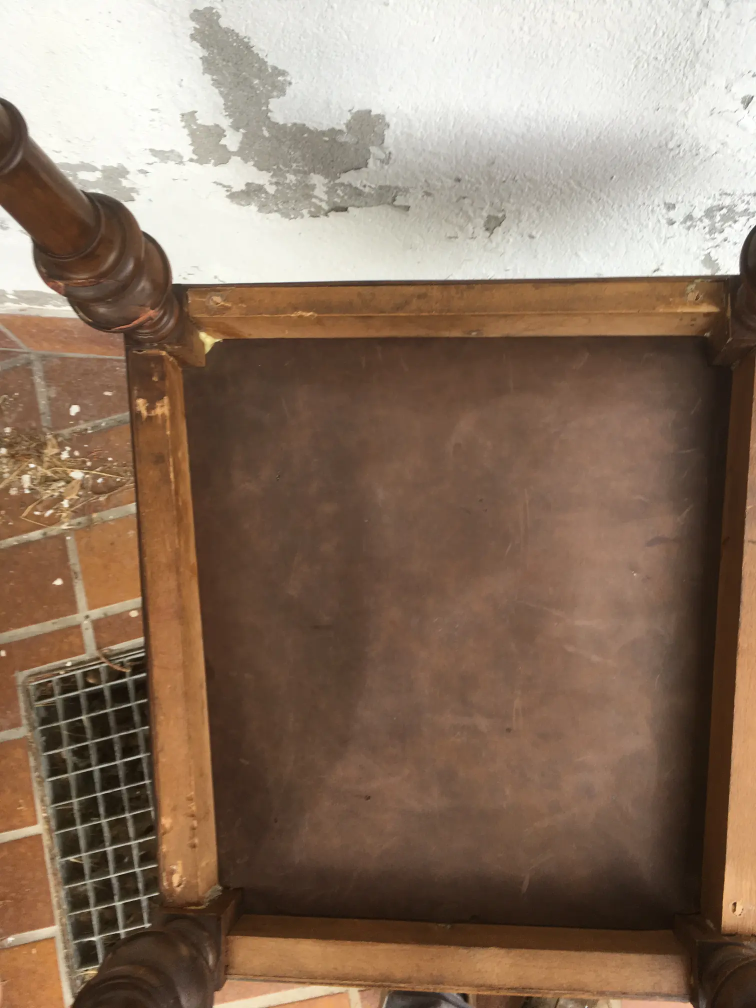Stuhl2-von unten.JPG