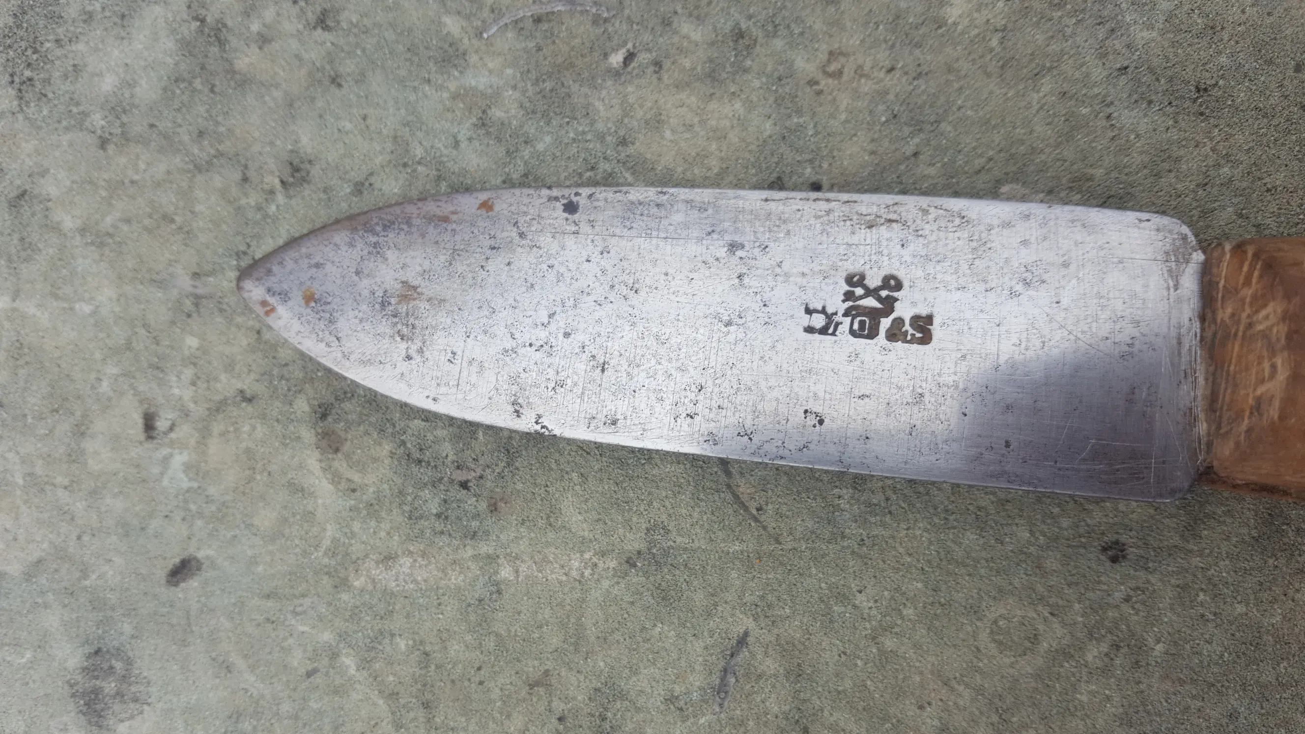 Es interessiert mich sehr was diese Punzen bedeuten. Ich würde mich um baldige Aufklärung sehr freuen. Danke.