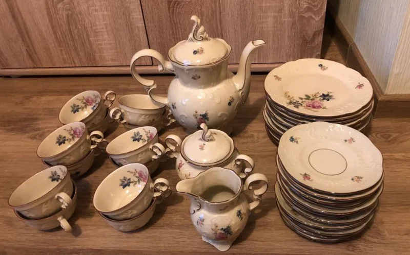 Kaffeeservice 12 Personen.jpg
