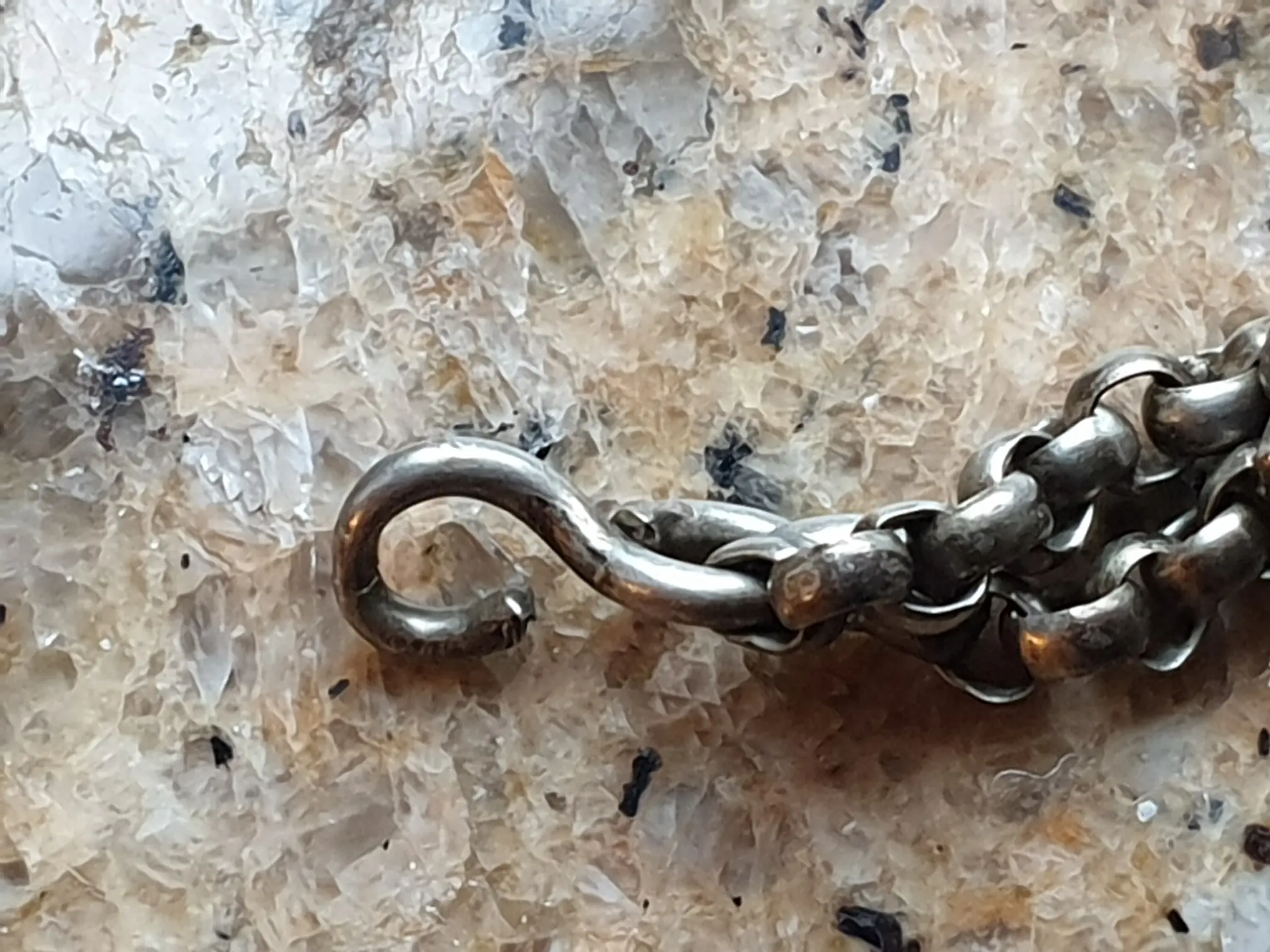 Nur Haken