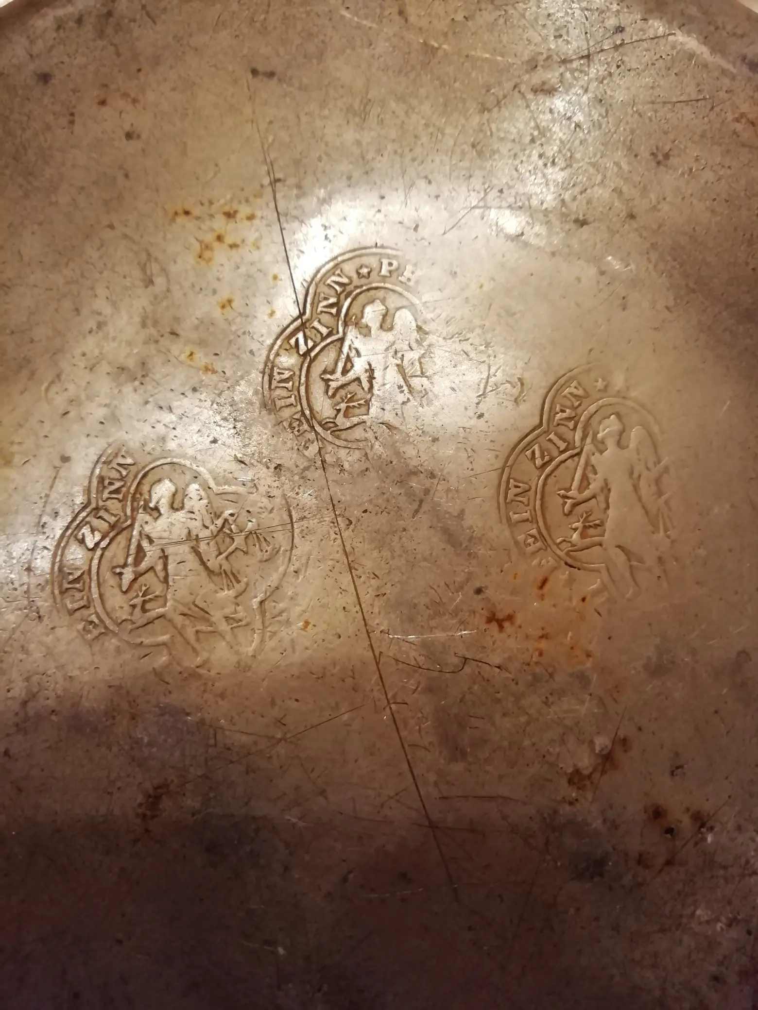 Gehört zui dem Teller mit dem Bild