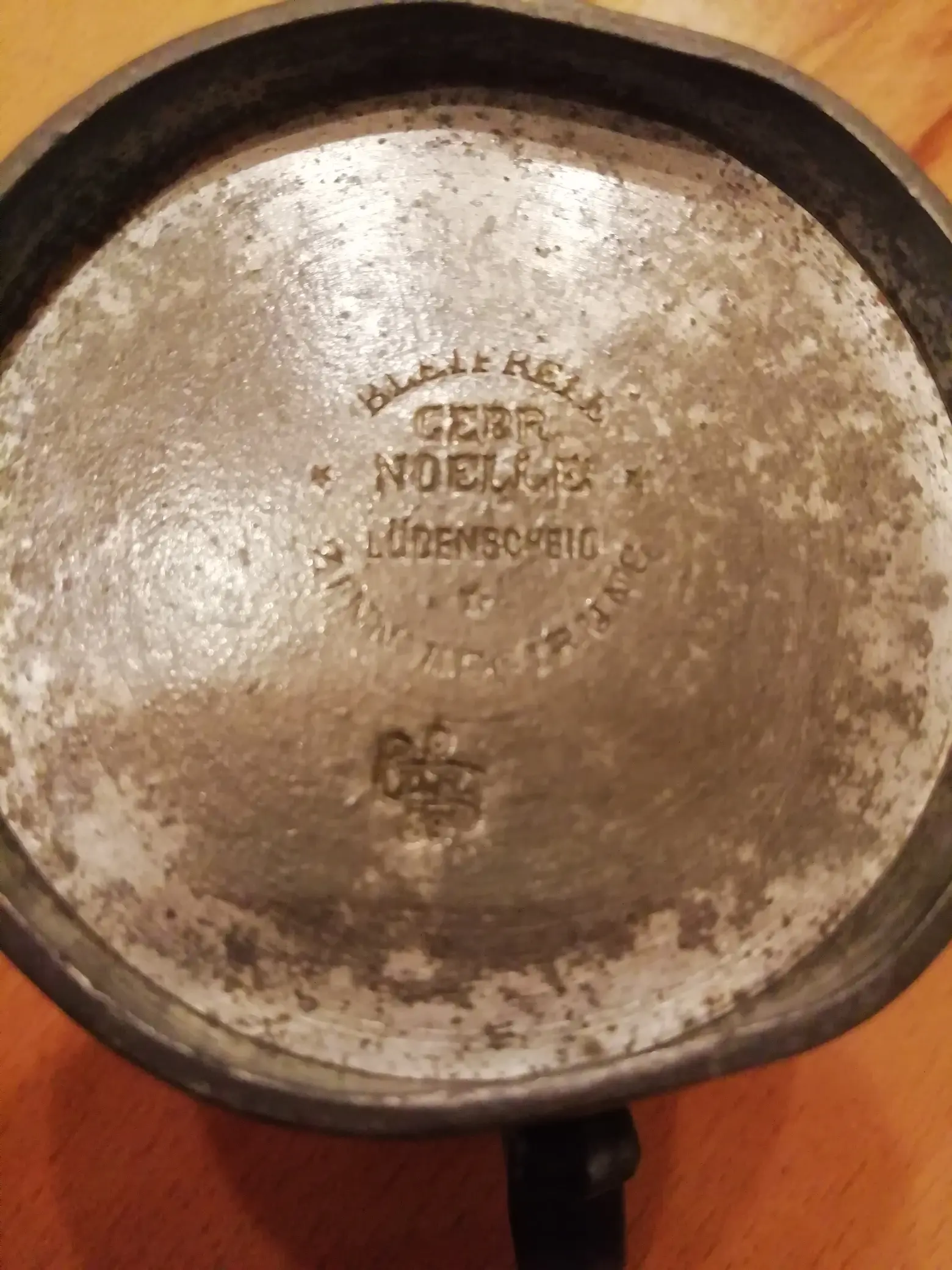 und das gehört zu dem Meßbecher