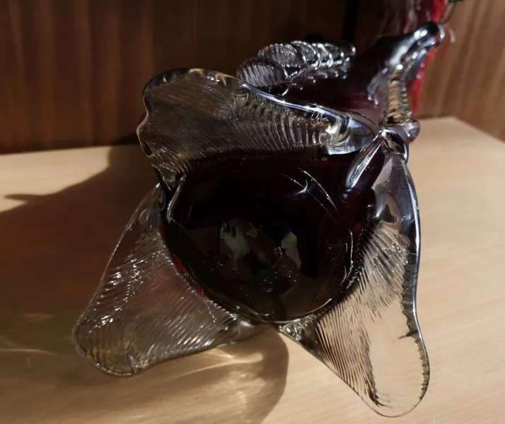 Rubinrote 3zipfelige Vase 10.jpg