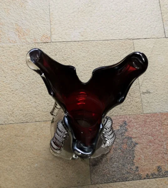 Rubinrote 3zipfelige Vase.4.jpg