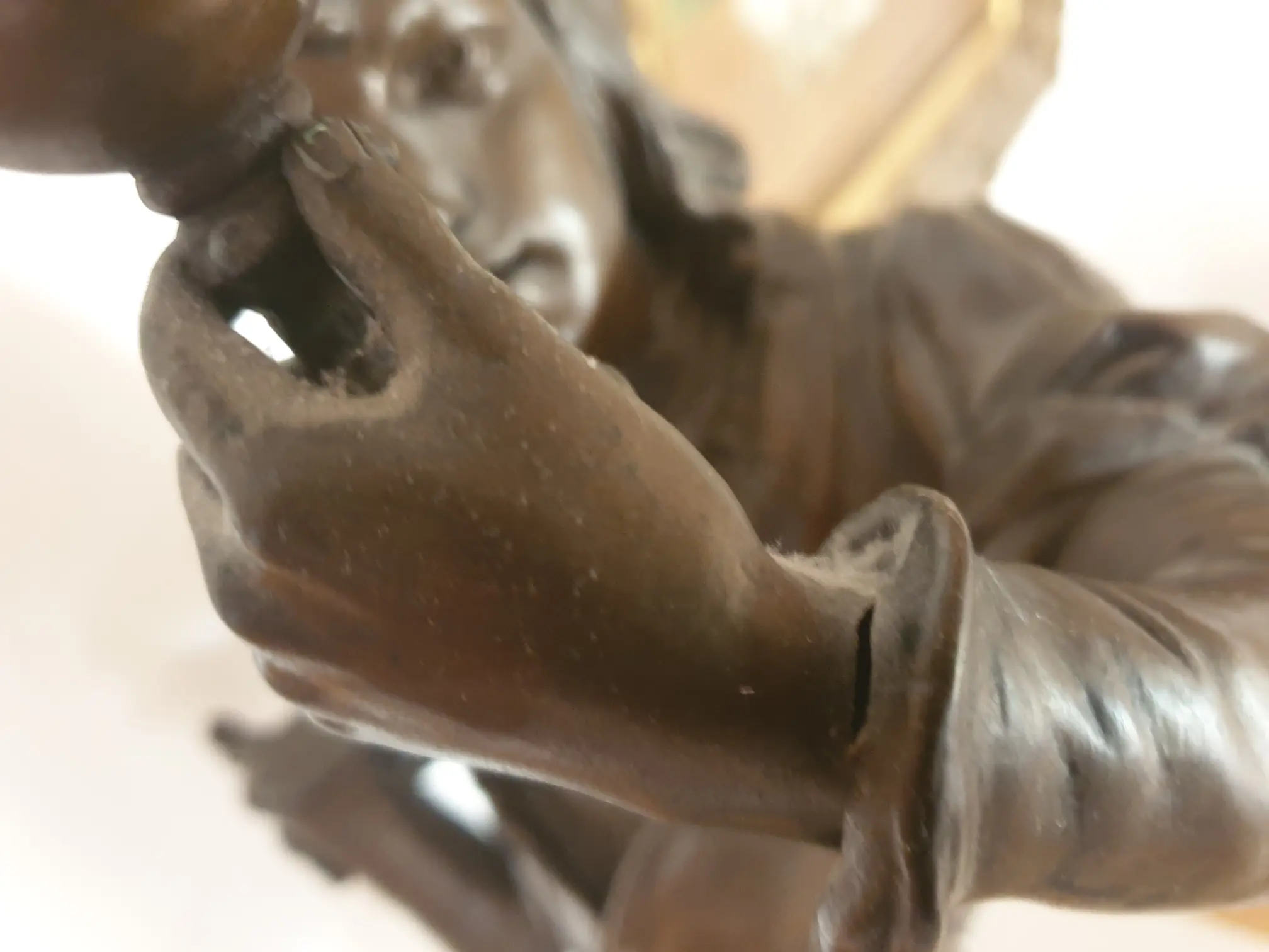 Mundschenk Hand mit Kelch