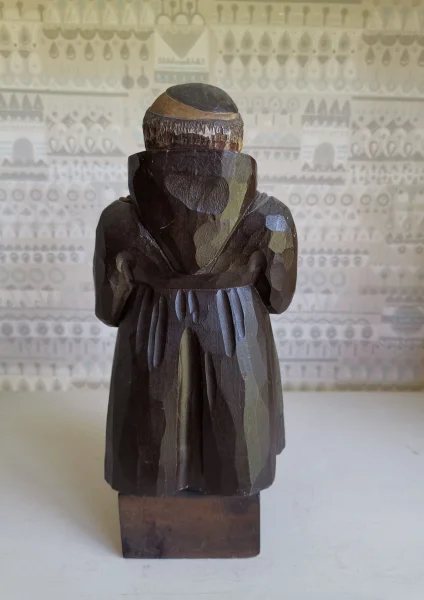 Moench Holzfigur 3.jpg