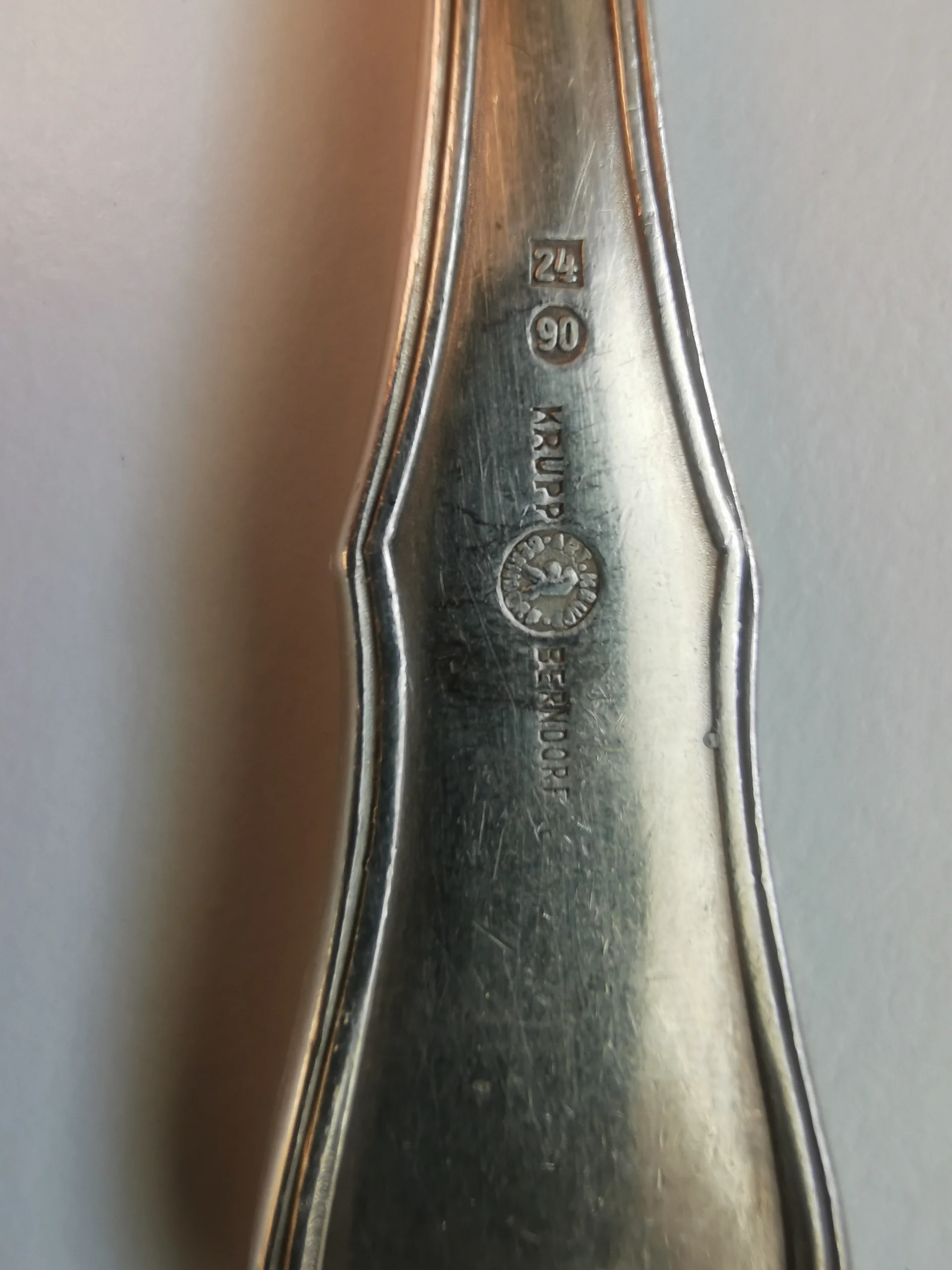 Übergangs-Punze von 1938 mit dem ZWEI-armigen Bären