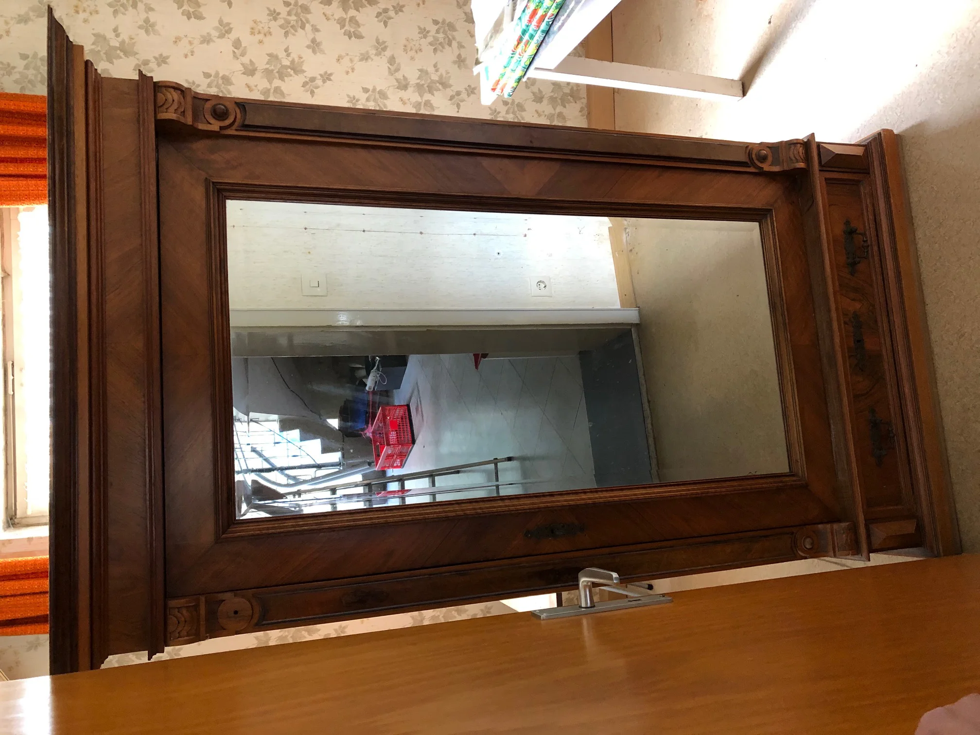 1899 Schrank außen 01.jpg
