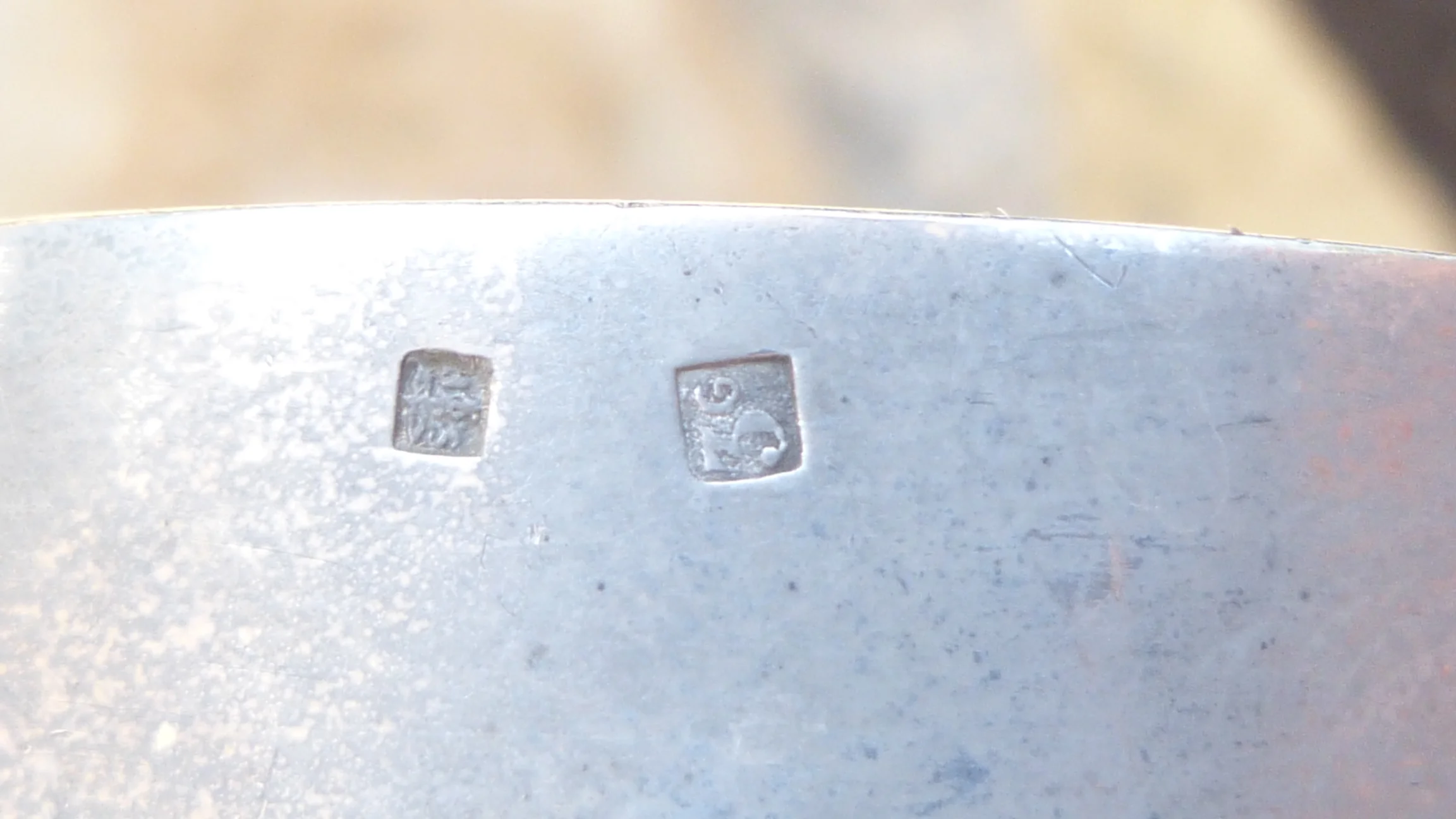Silberstempel rechts daneben &quot;3 G&quot;