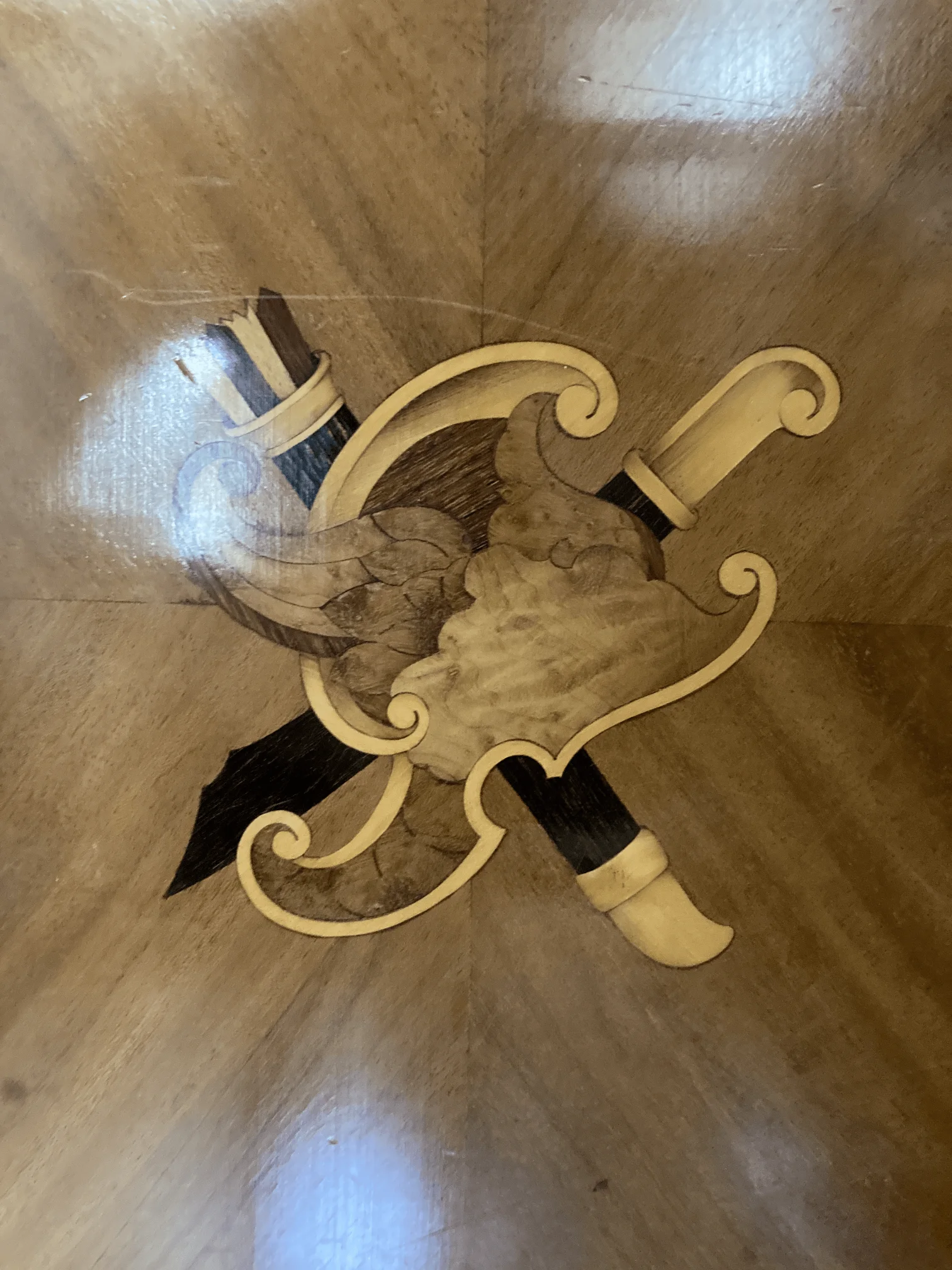 schrank_wappen.png
