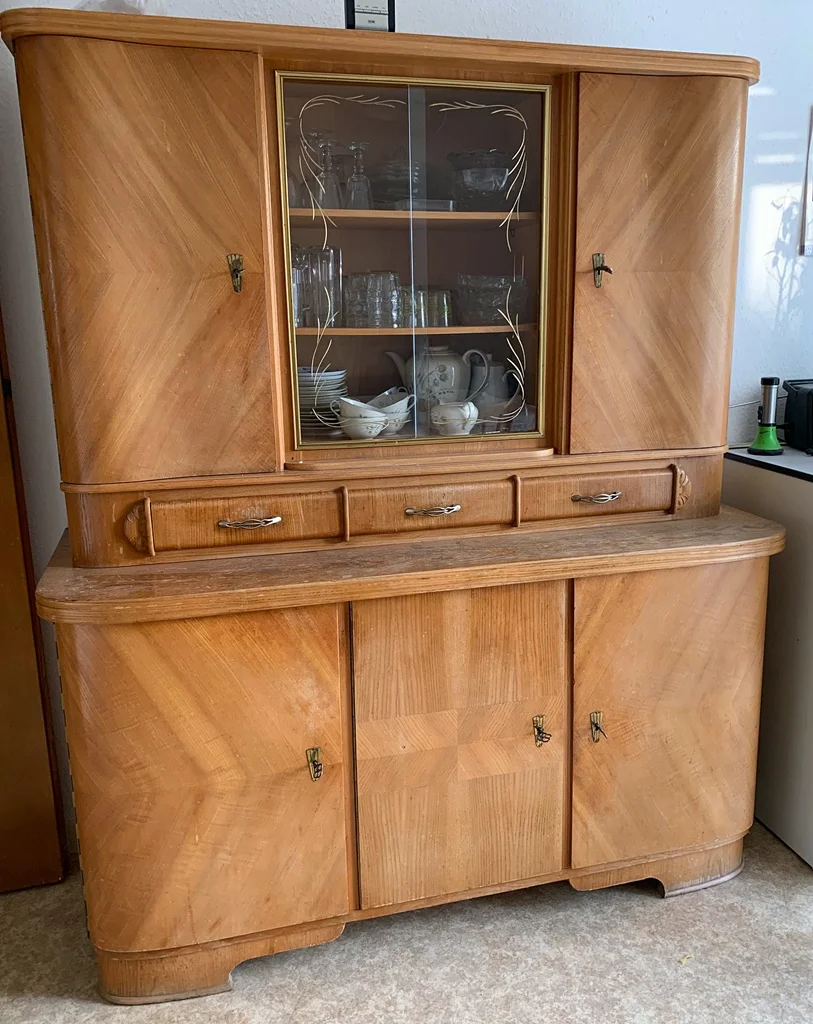 Schrank1.jpg