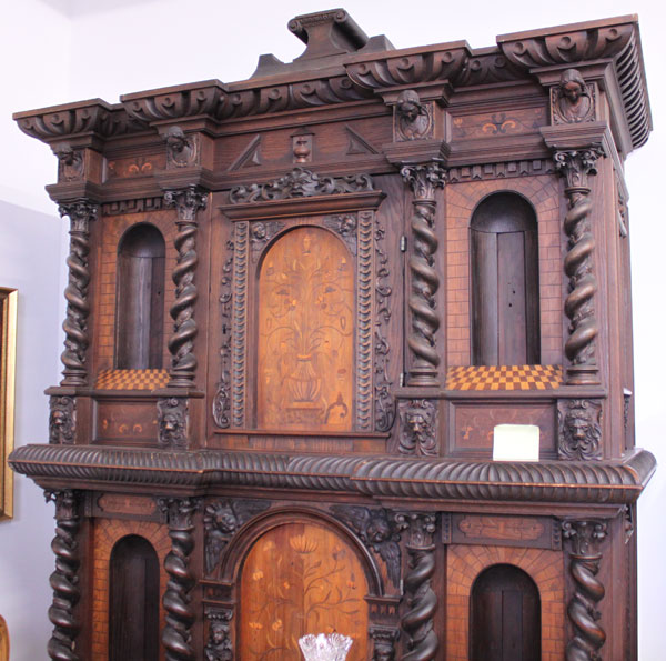 Schrank_Figuren.jpg